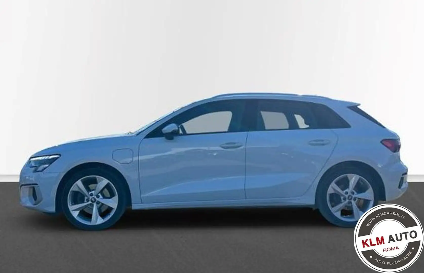 Audi A3 SPB 40 TFSI e S tronic S Line Plug in 204 cv Bílá - 2