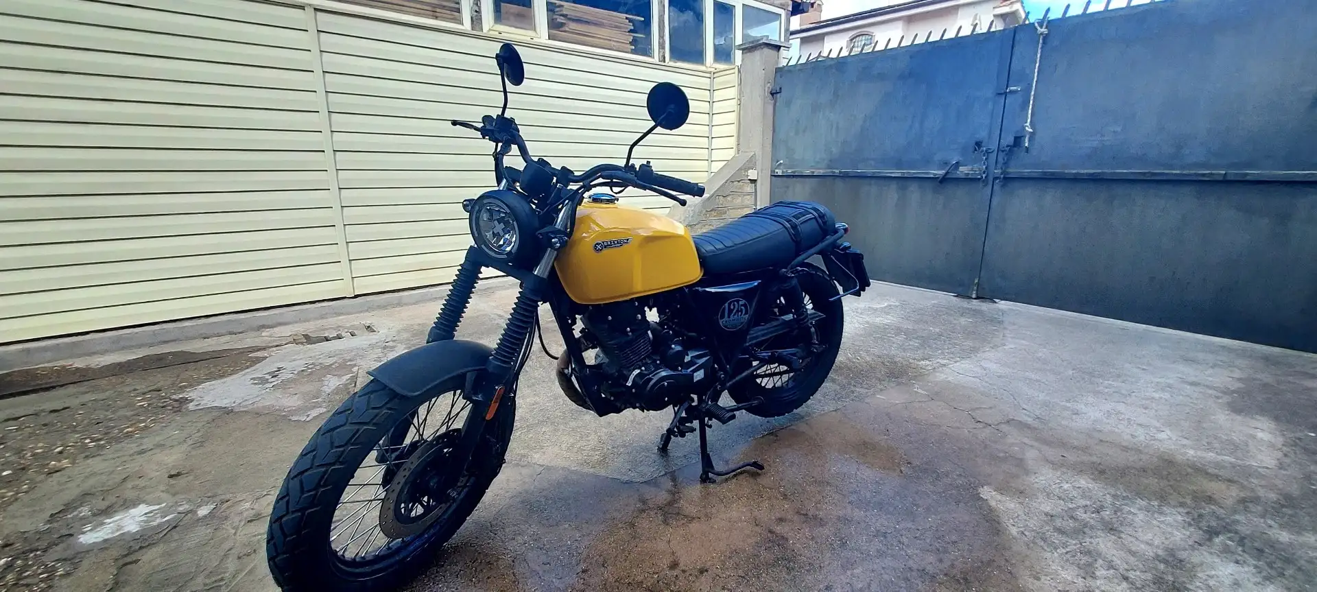 Brixton Cromwell 125 Yellow - 2