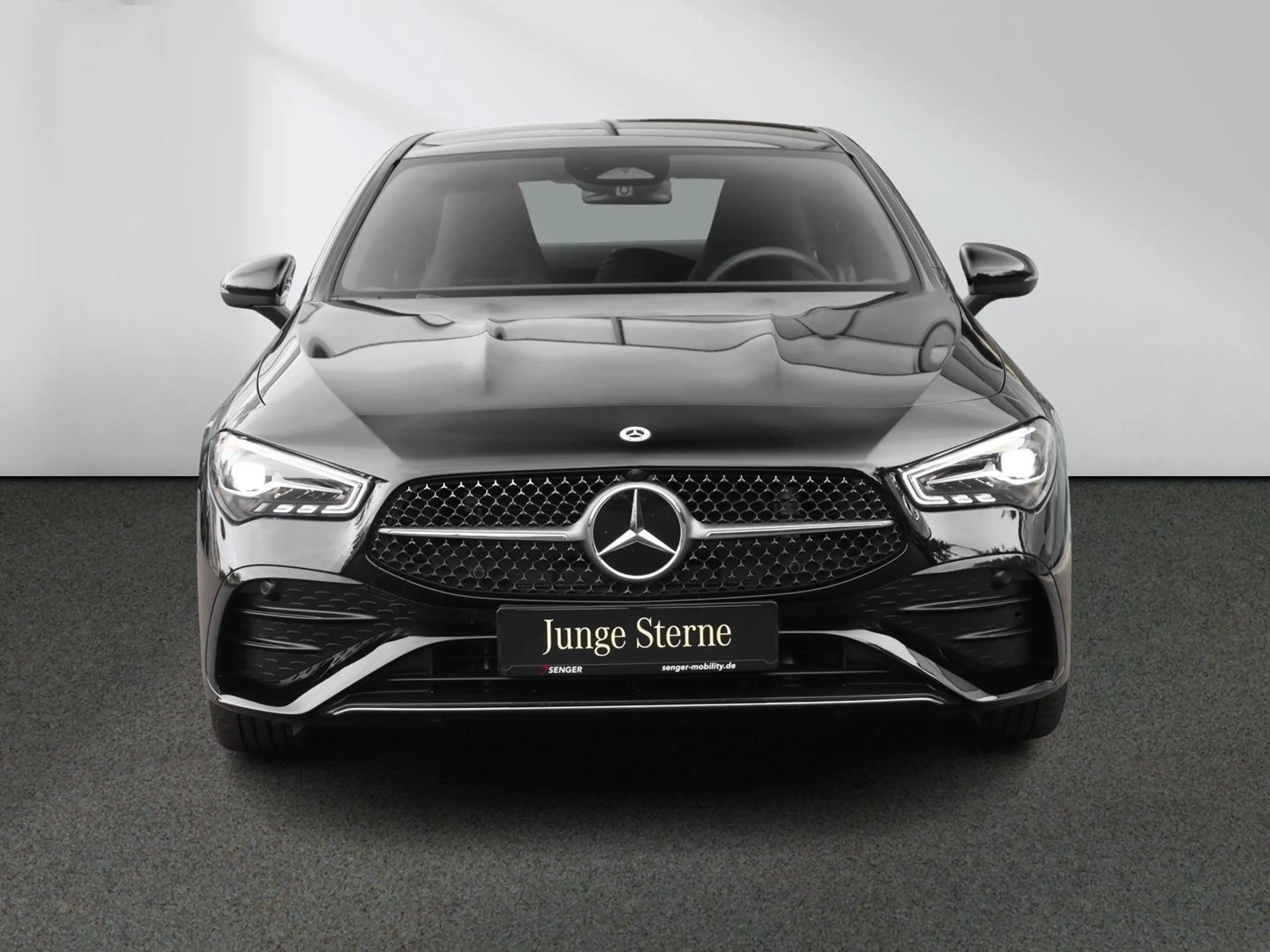 Mercedes-Benz CLA 200 AMG Advanced Panorama Ambiente Kamera — photo 4