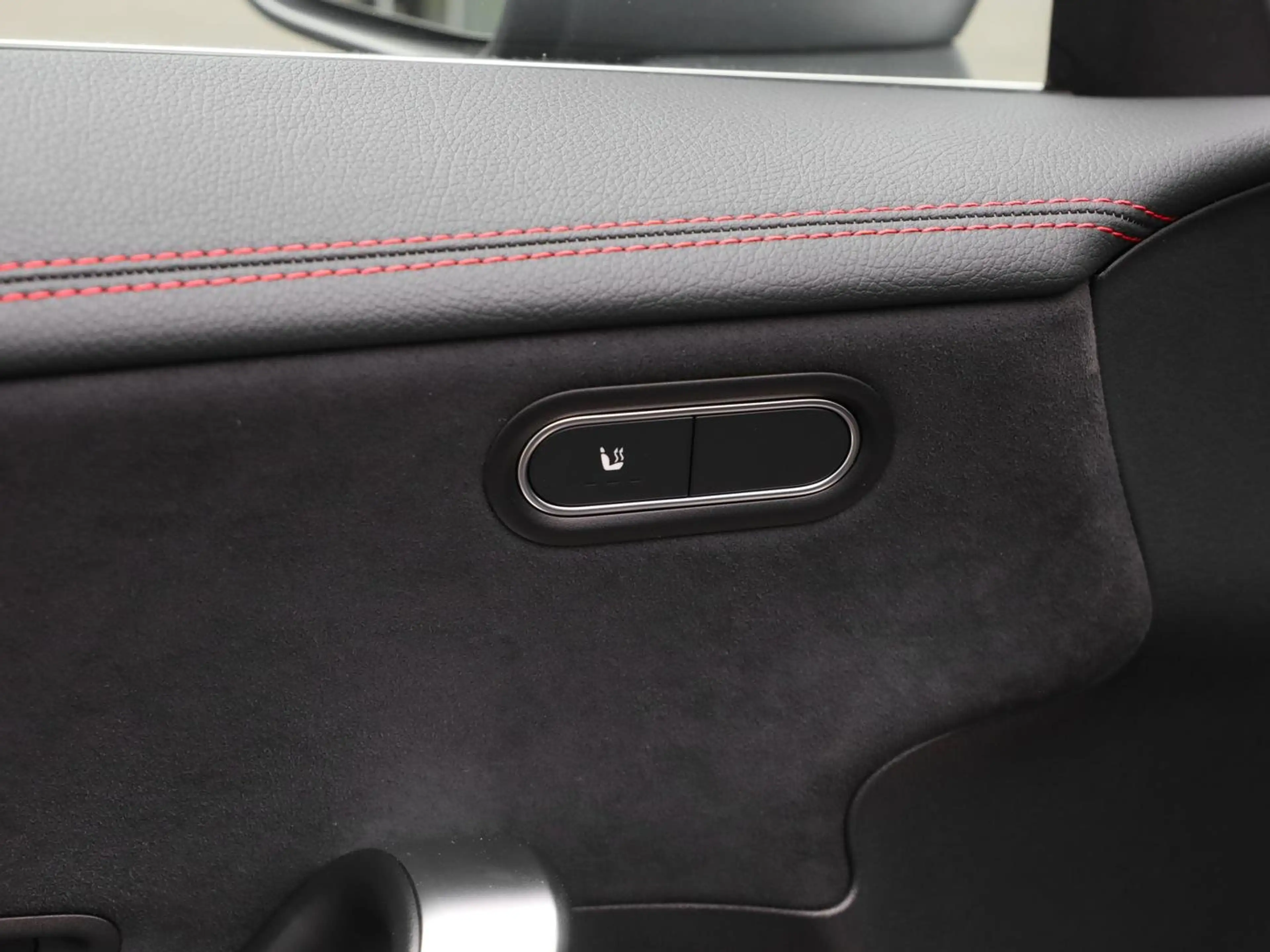 Mercedes-Benz CLA 200 AMG Advanced Panorama Ambiente Kamera — photo 14