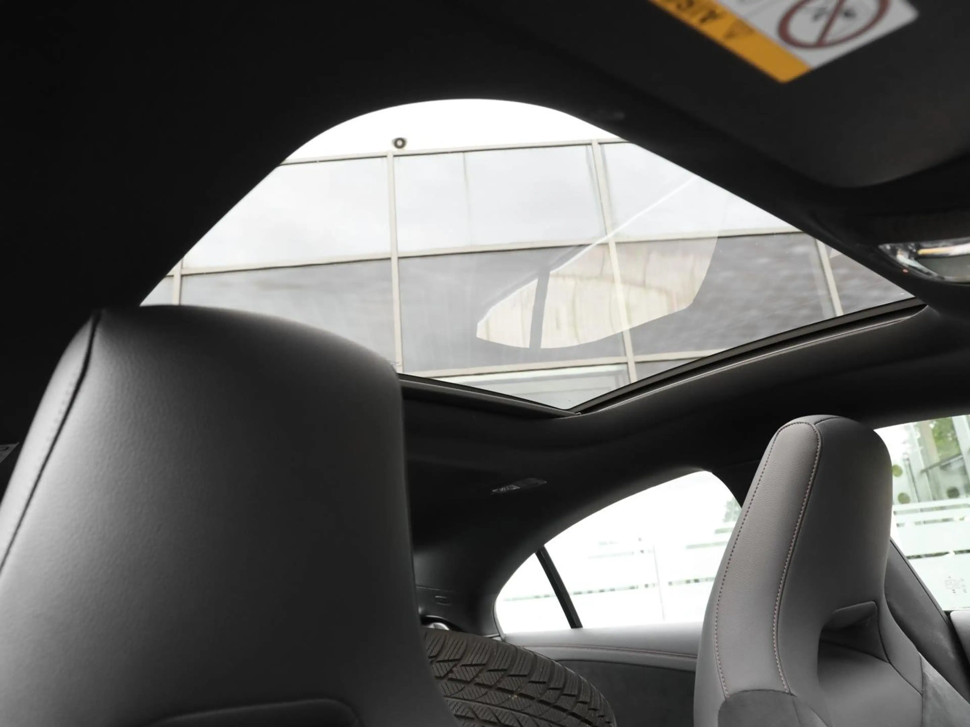 Mercedes-Benz CLA 200 AMG Advanced Panorama Ambiente Kamera — photo 9