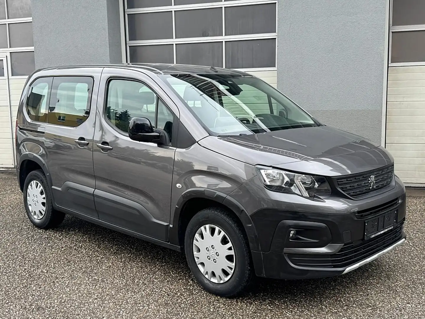 Peugeot Rifter 1,5 BlueHDI 100 S&S Active Gri - 1