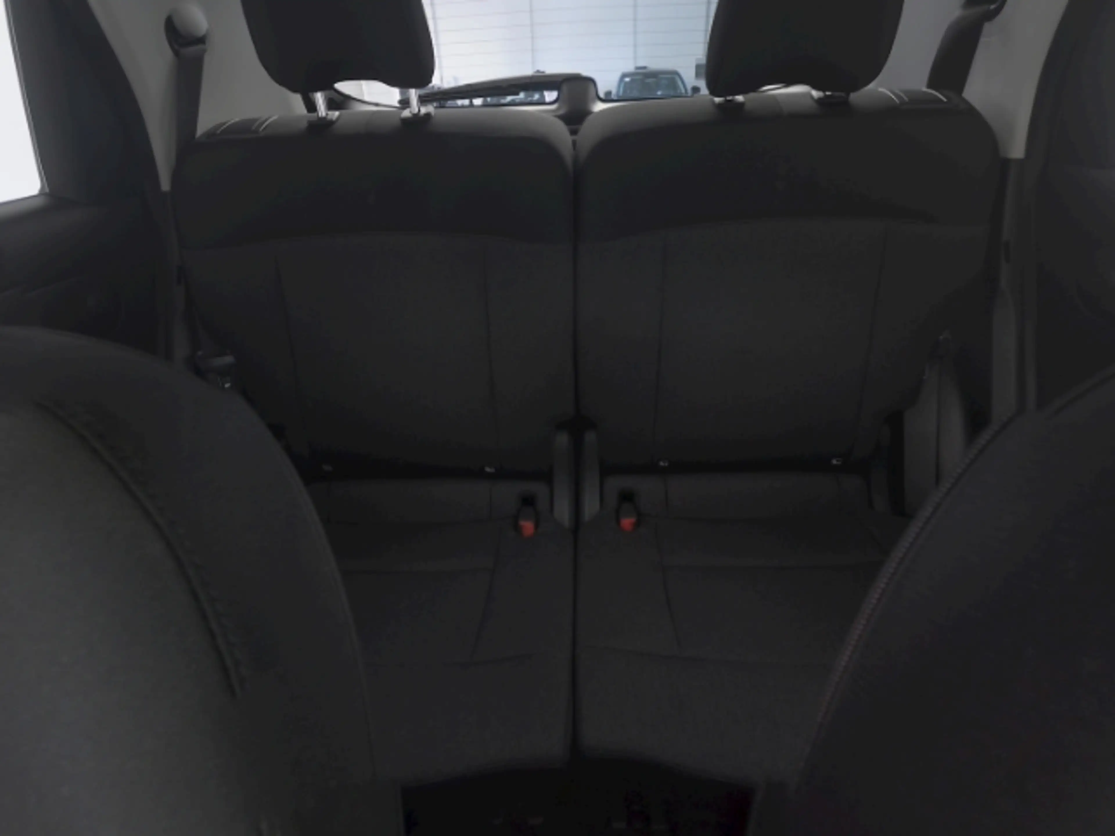 Hyundai Inster TREND 49kWH+NAVI+RÜCKFAHRKAMERA+SITZ-/LENKRADHEIZU — photo 9