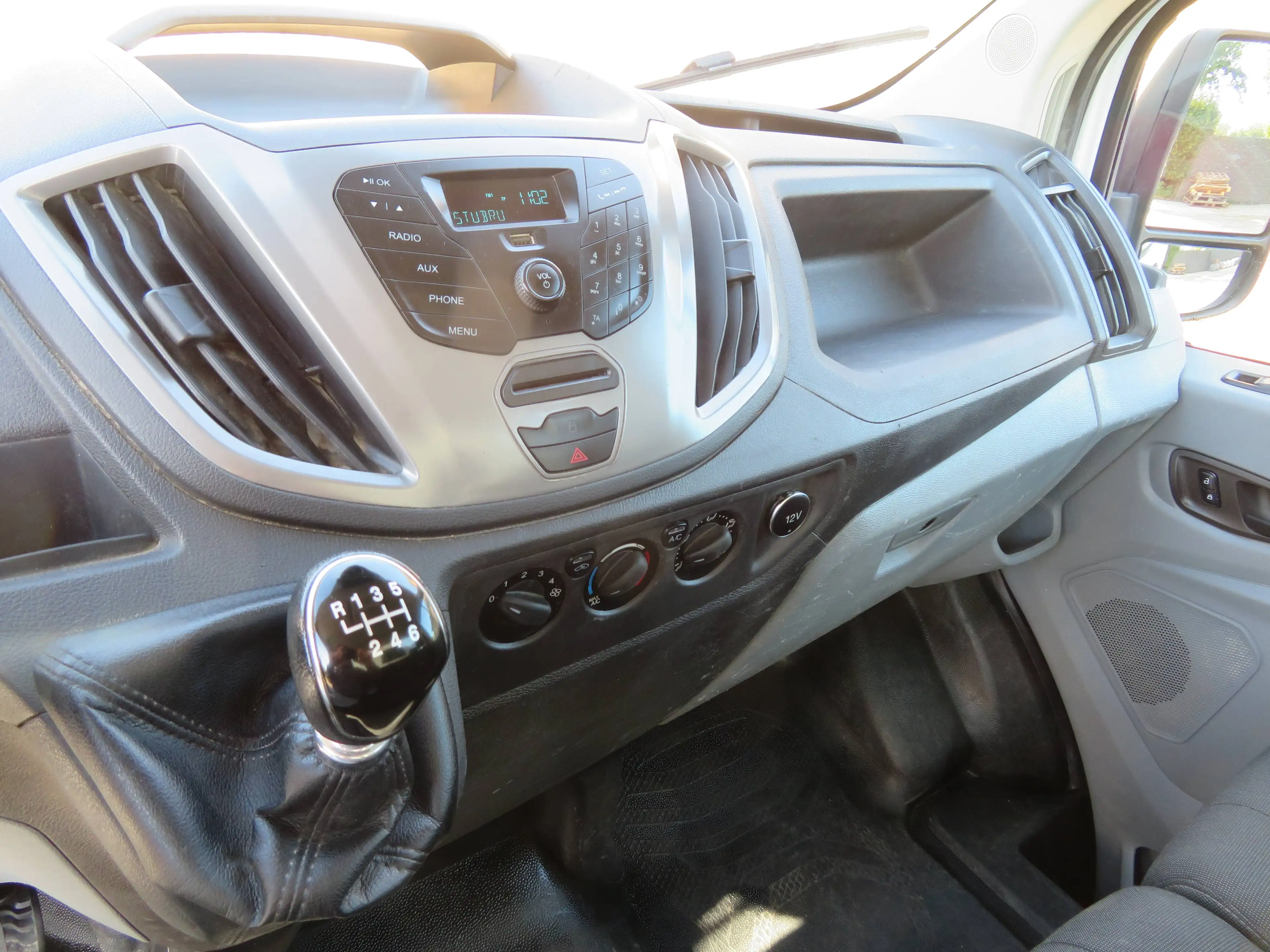 Ford Transit 2.0TDCi Kipper — photo 12