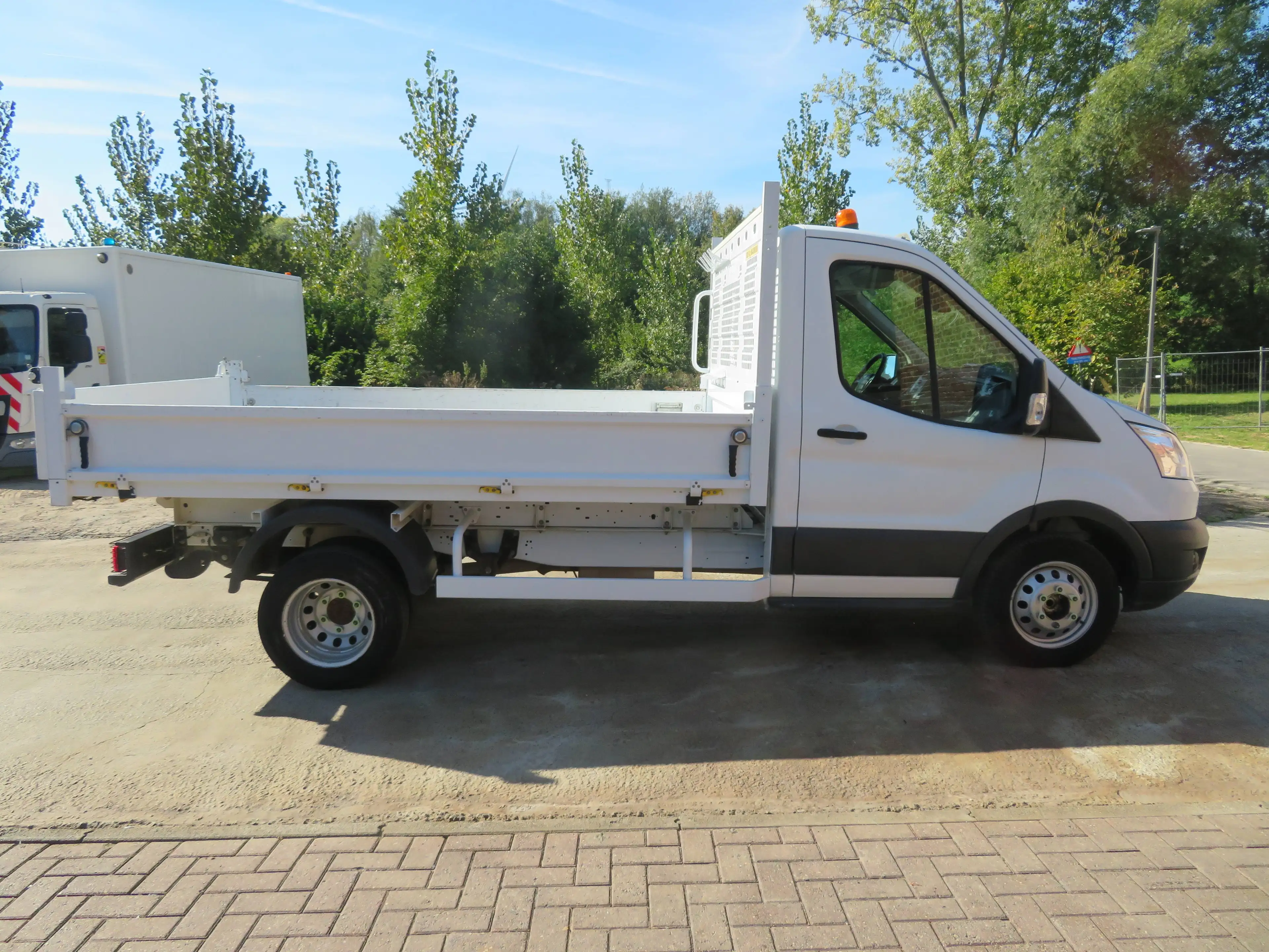 Ford Transit 2.0TDCi Kipper — photo 8