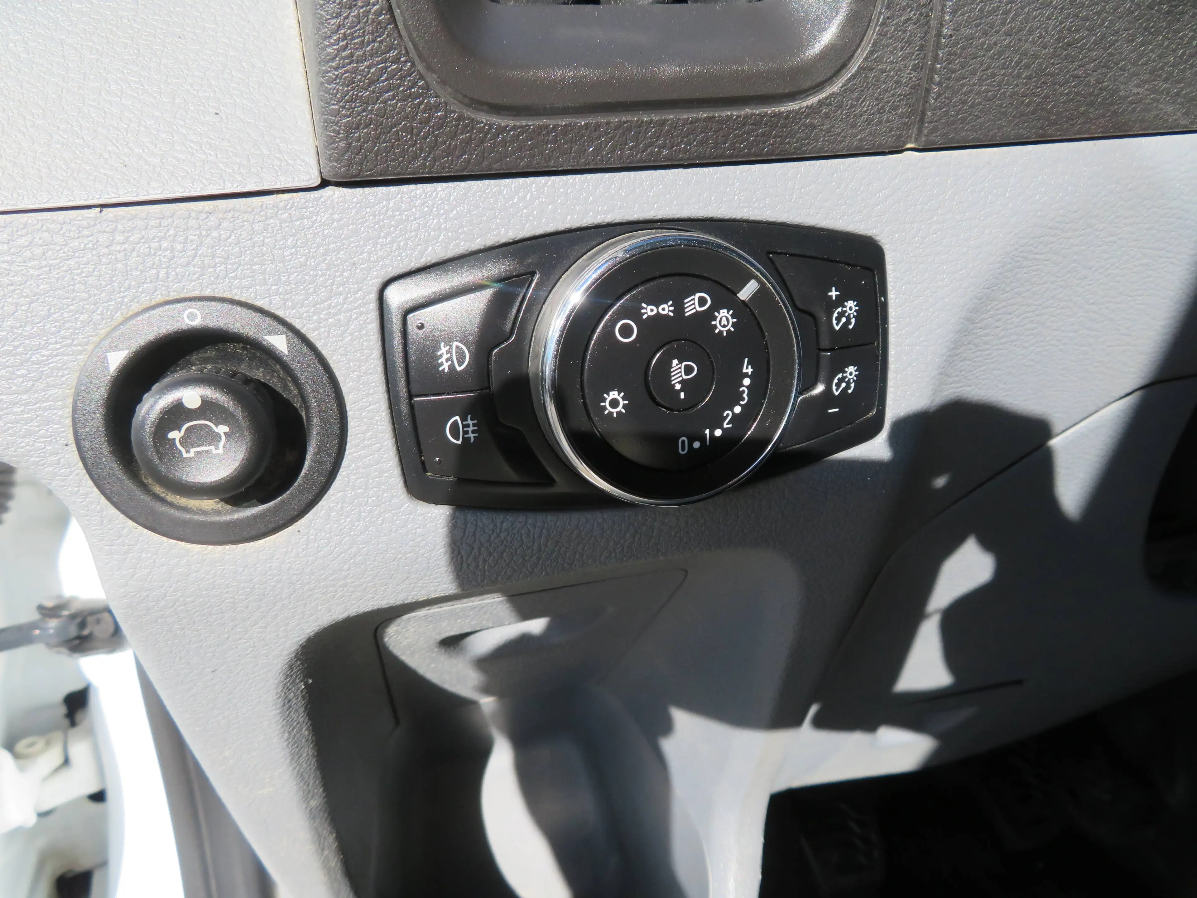 Ford Transit 2.0TDCi Kipper — photo 15