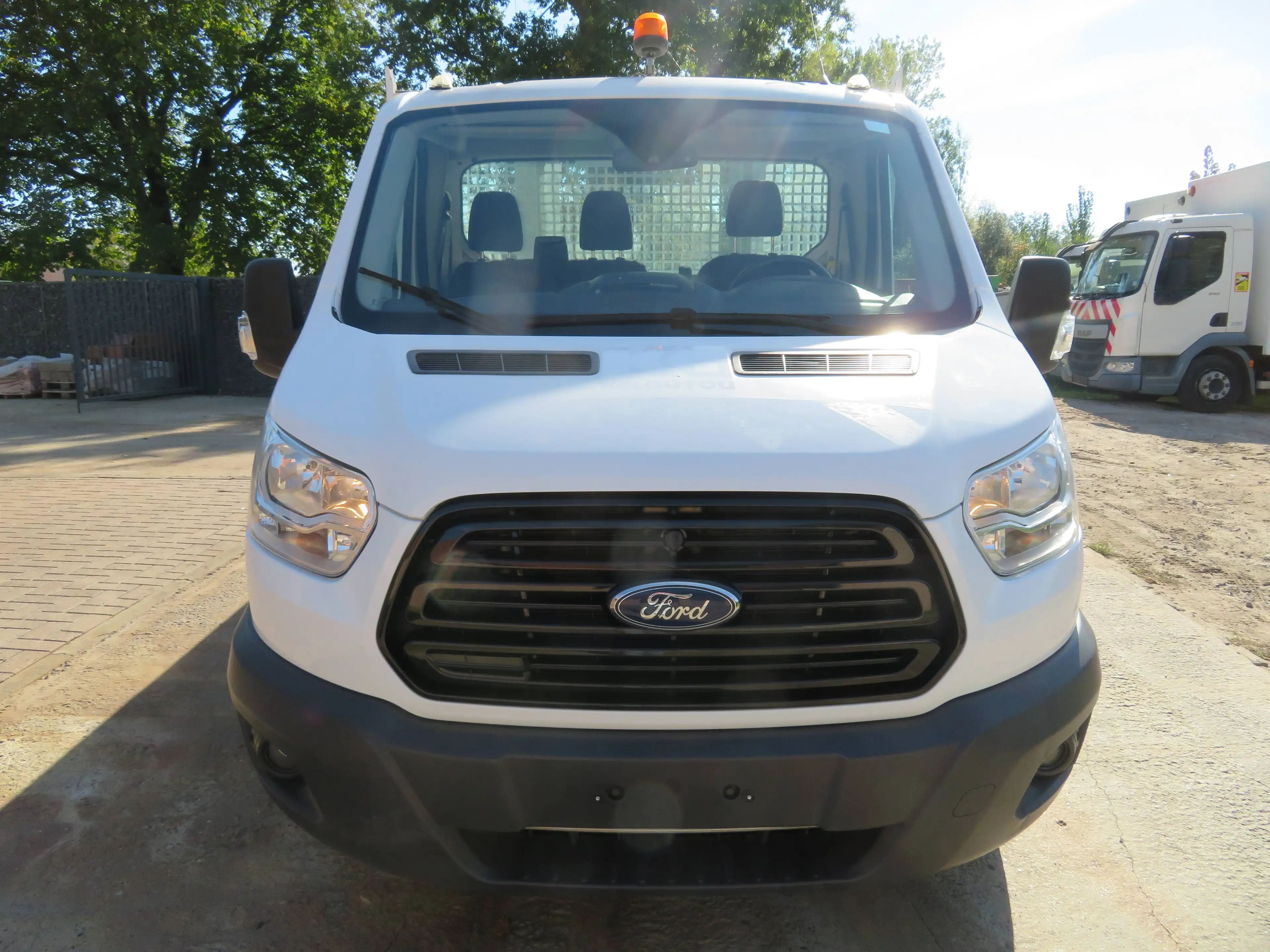 Ford Transit 2.0TDCi Kipper — photo 2