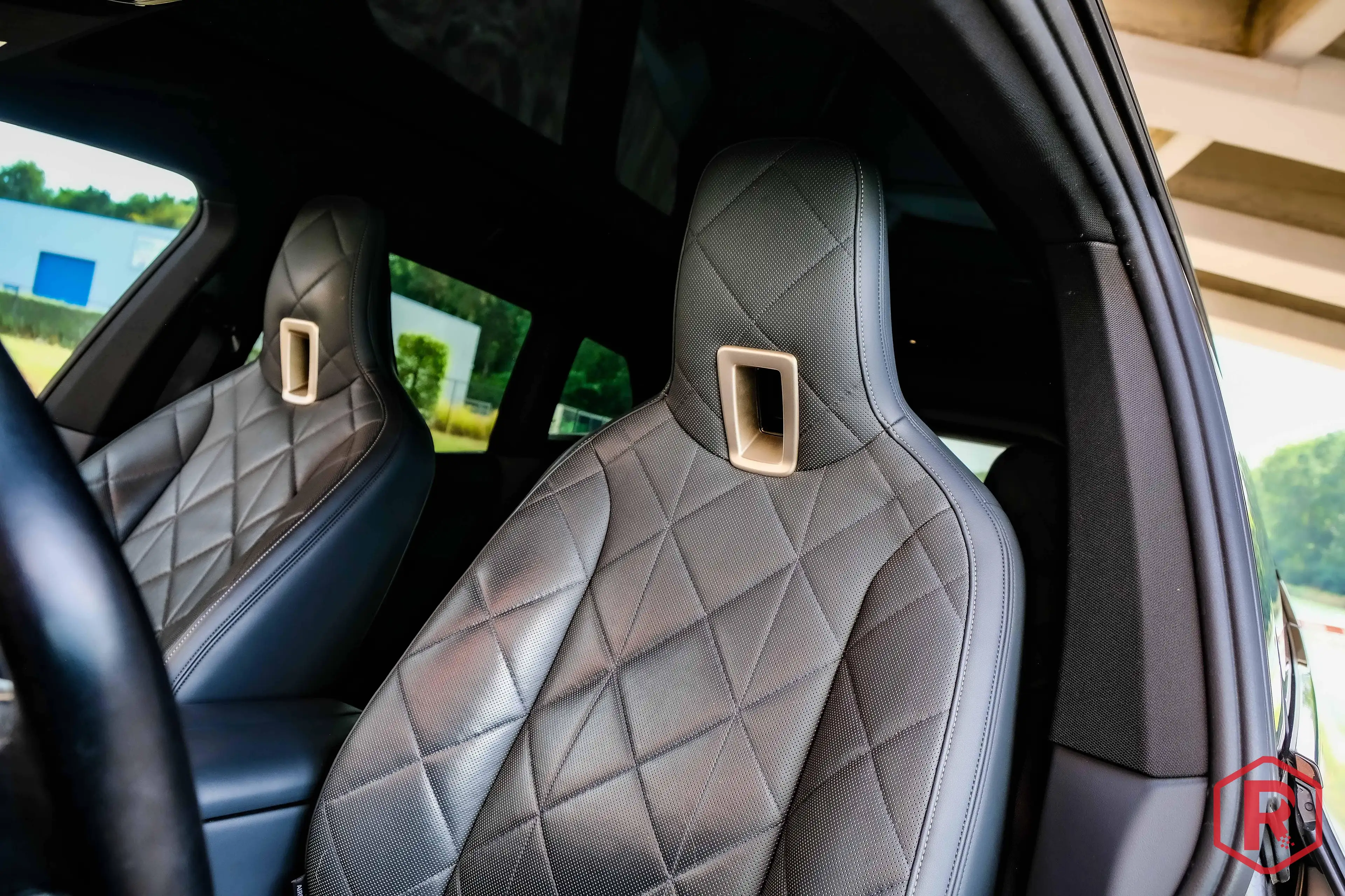 BMW iX 40 xDrive Sport Laser SkyLounge HarmanKardon SoftClose — photo 10