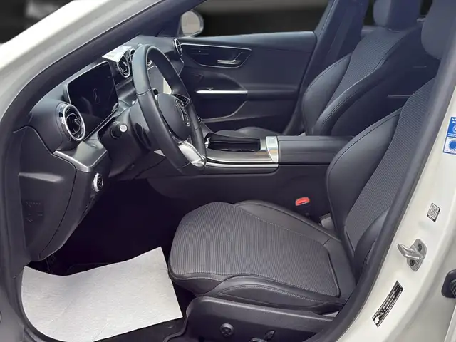 Mercedes-Benz C-Class view 13