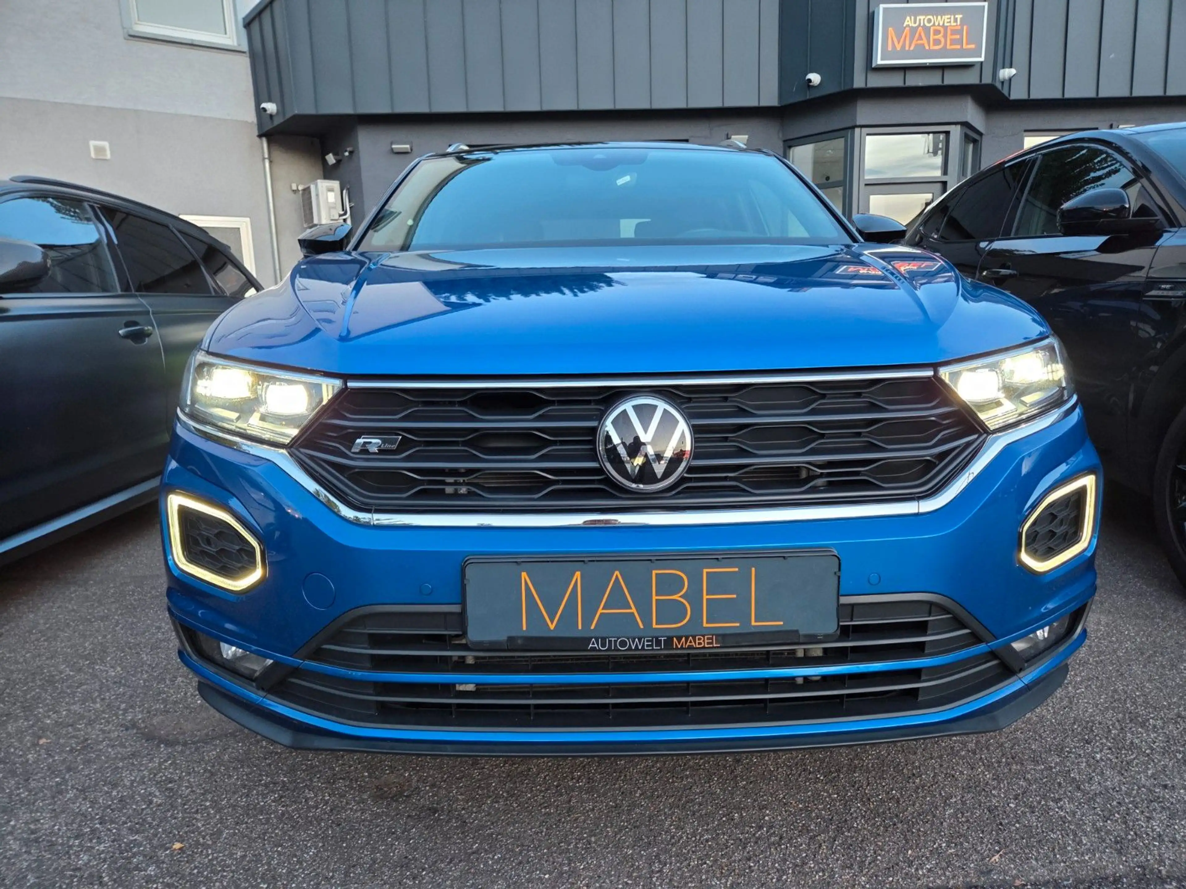 Volkswagen T-Roc 1.5 TSI DSG R-Line Sport +ACC+LED+BEATS+ — photo 2