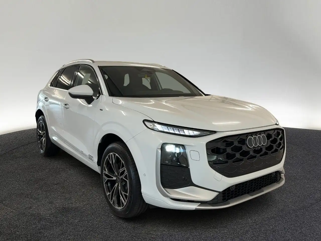 Audi Q3 e-hybrid S tronic 8