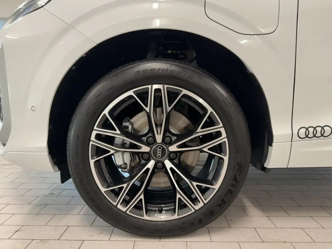Audi Q3 e-hybrid S tronic 15