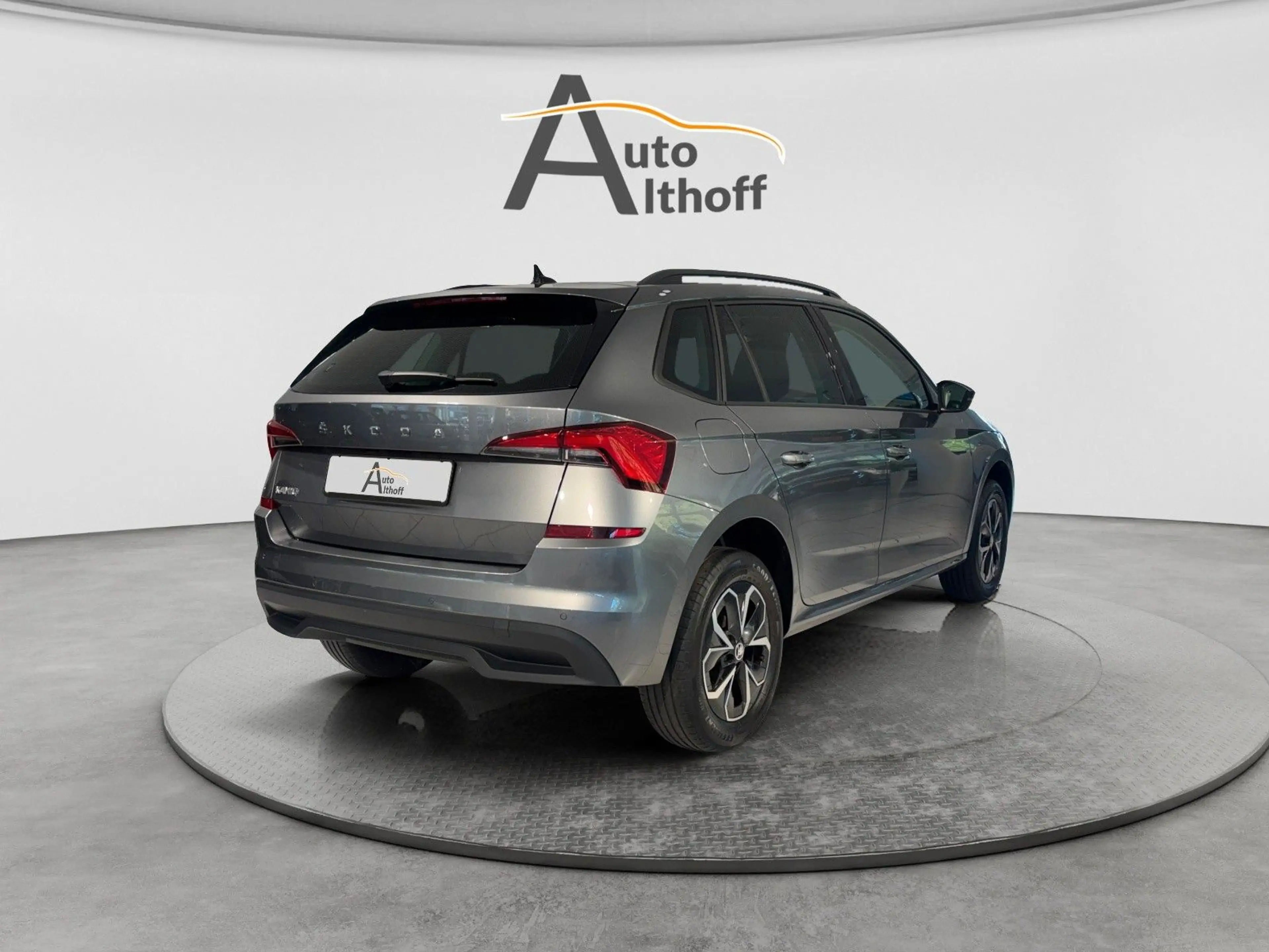 Skoda Kamiq 1.5TSI DSG Selection AHK LED TEMP SHZ APP — photo 6