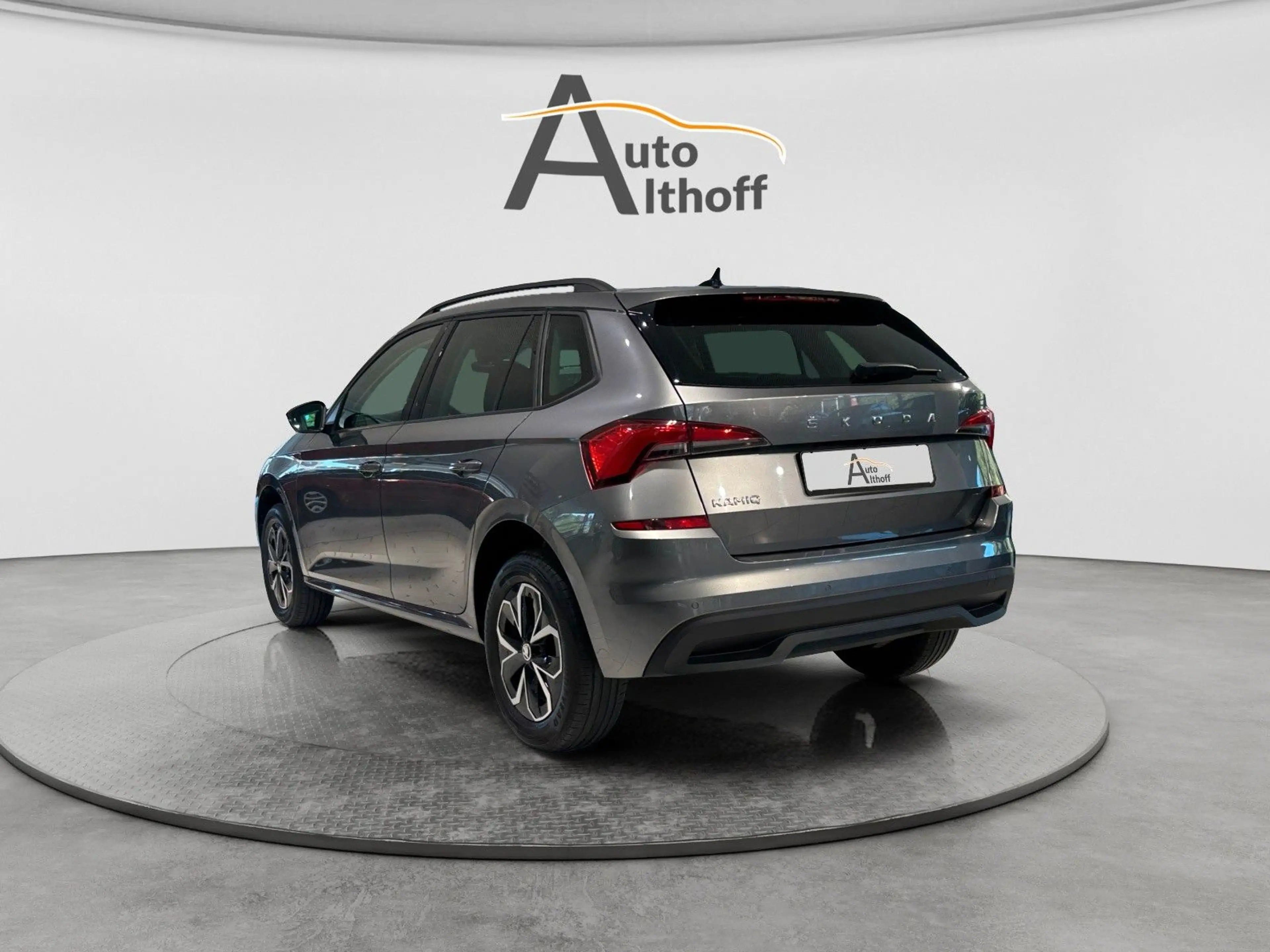Skoda Kamiq 1.5TSI DSG Selection AHK LED TEMP SHZ APP — photo 4