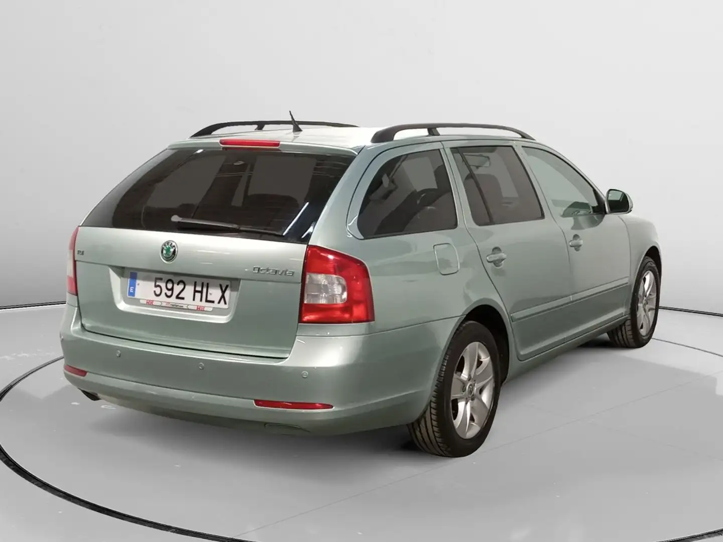 Skoda Octavia 1.6TDI CR Active Plus Gris - 2