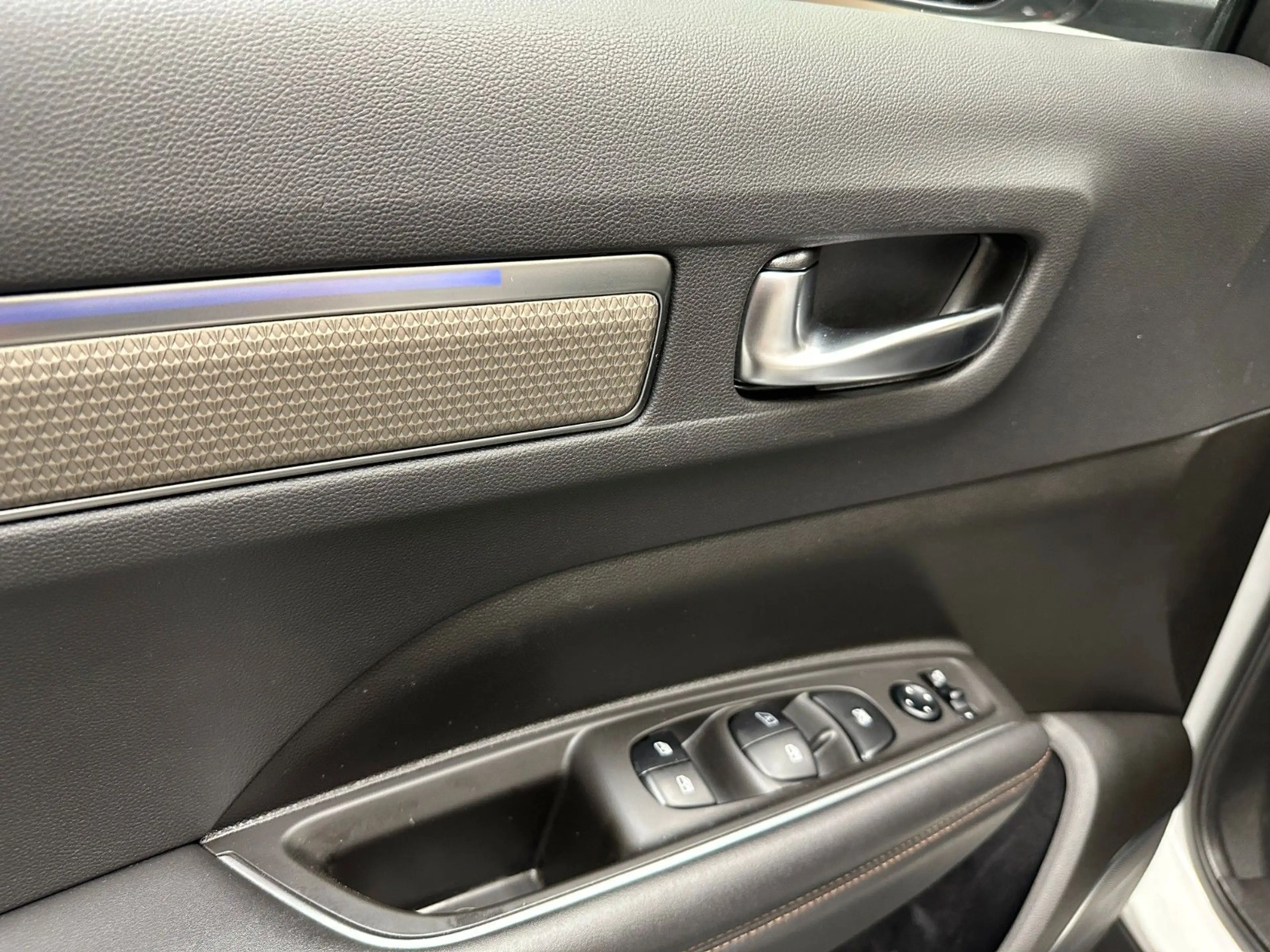 Renault Koleos Initiale Paris 4x4 *PANO*KAMERA*KEYLESS* — photo 12