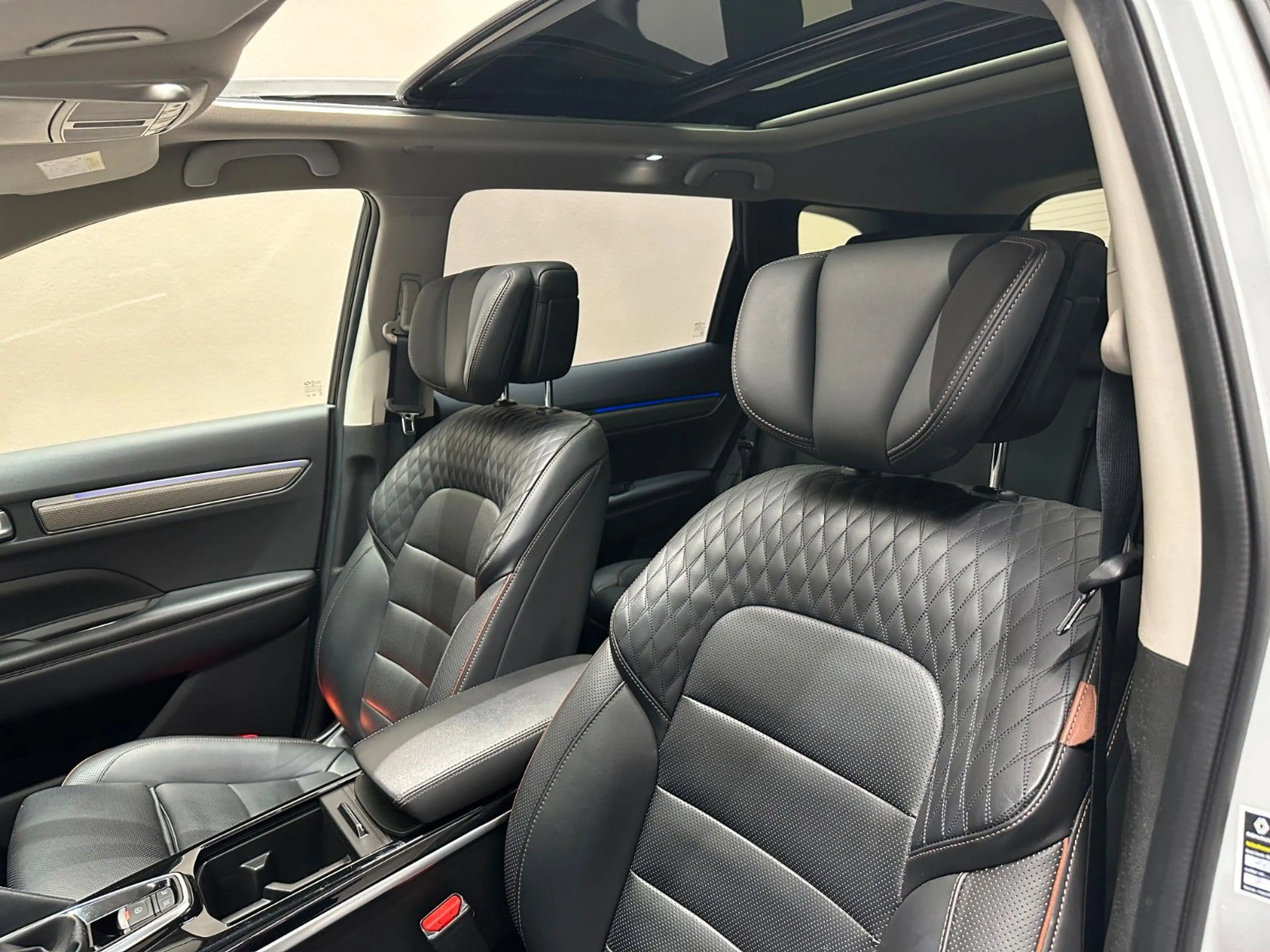 Renault Koleos Initiale Paris 4x4 *PANO*KAMERA*KEYLESS* — photo 10