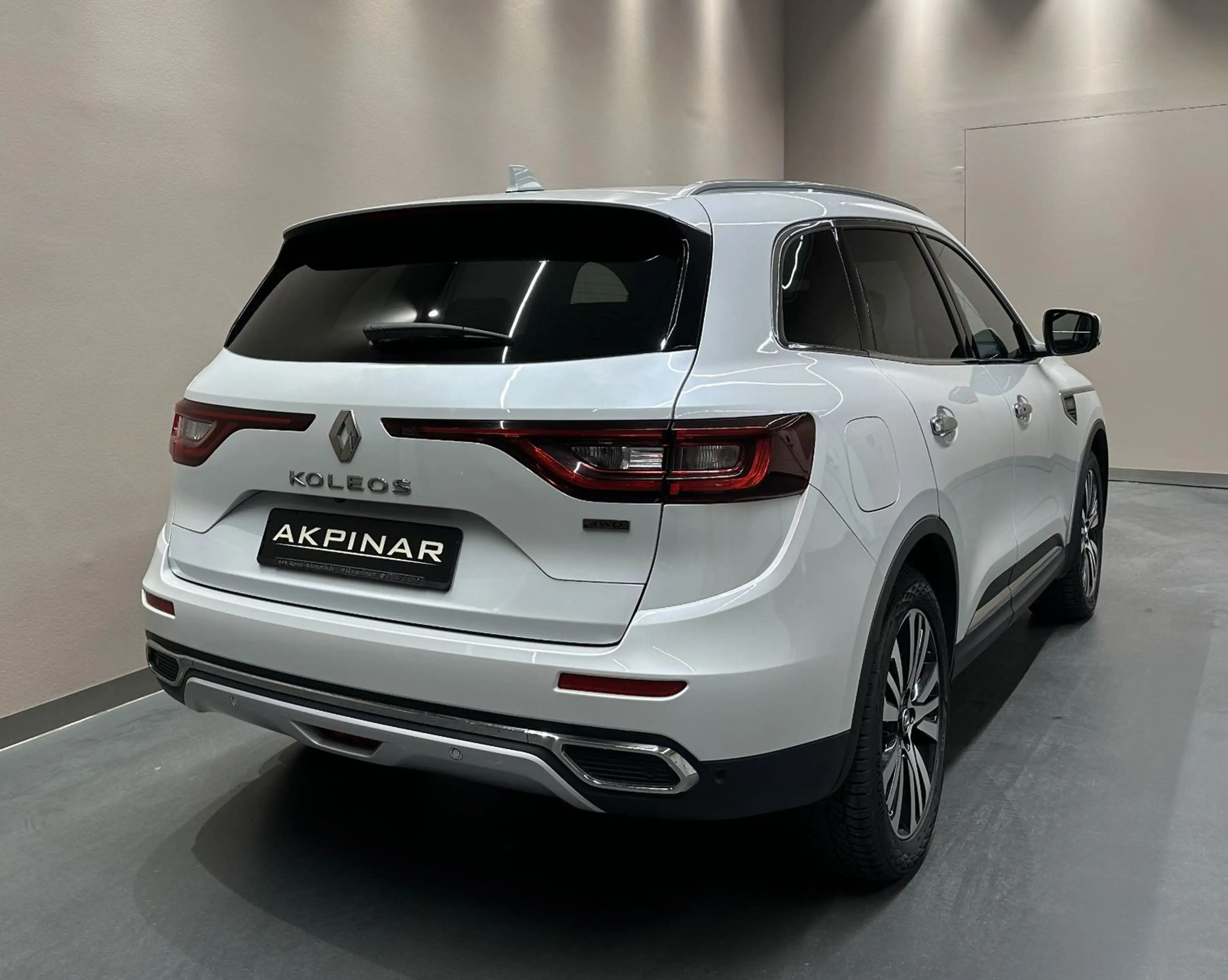 Renault Koleos Initiale Paris 4x4 *PANO*KAMERA*KEYLESS* — photo 6