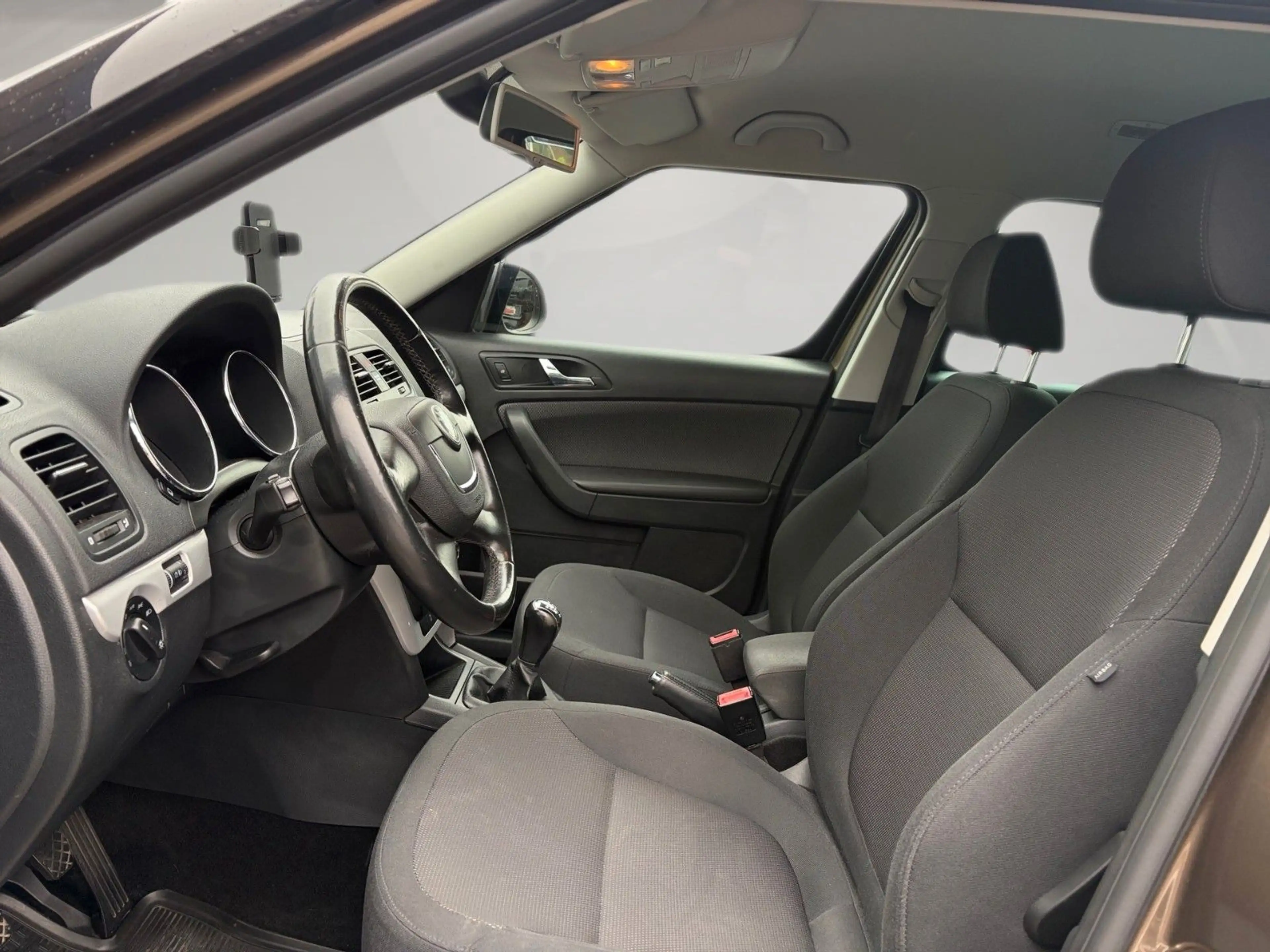 Skoda Yeti — photo 15