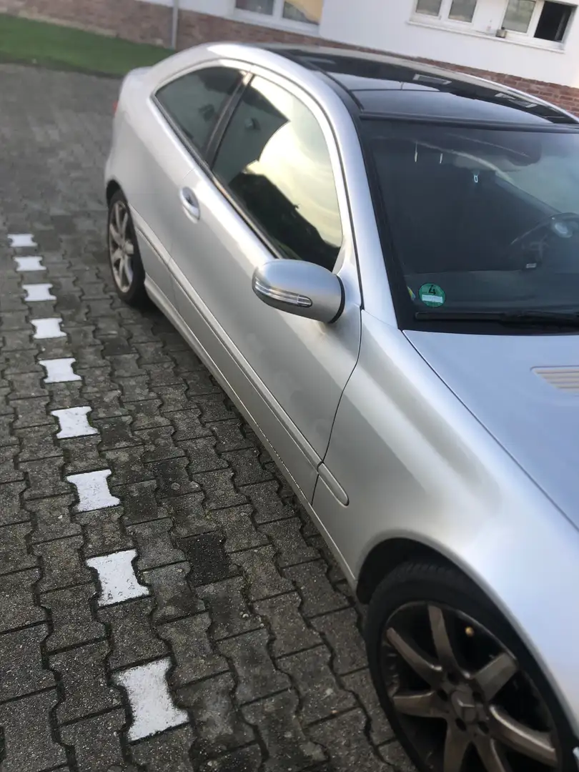 Mercedes-Benz 180 Gris - 1