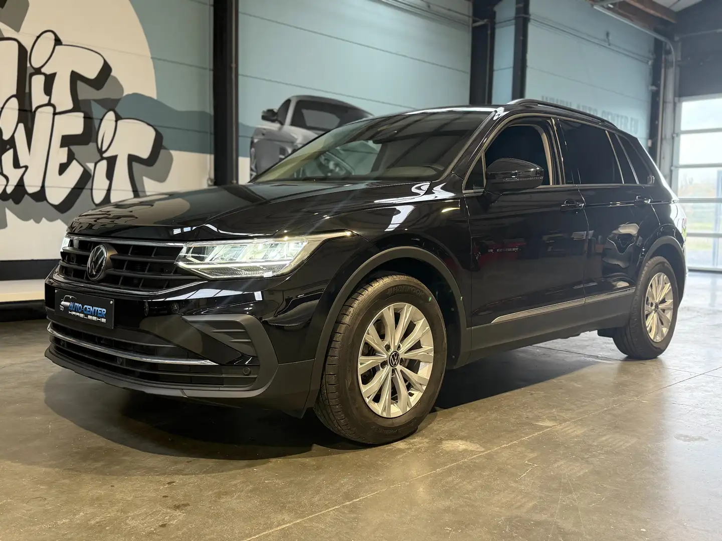 Volkswagen Tiguan Tiguan 1.5 TSI DSG Elegance facelift automaat LED Noir - 1