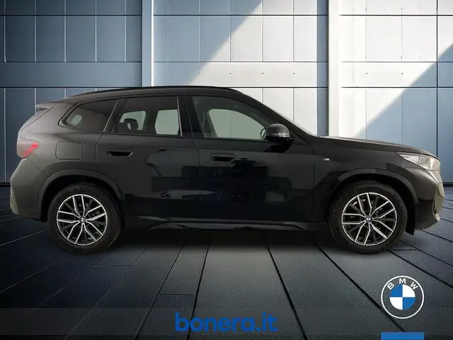BMW X1 view 5