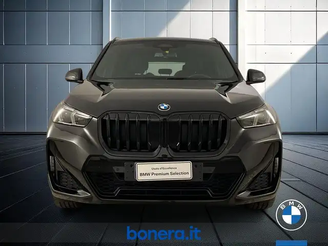 BMW X1 view 3