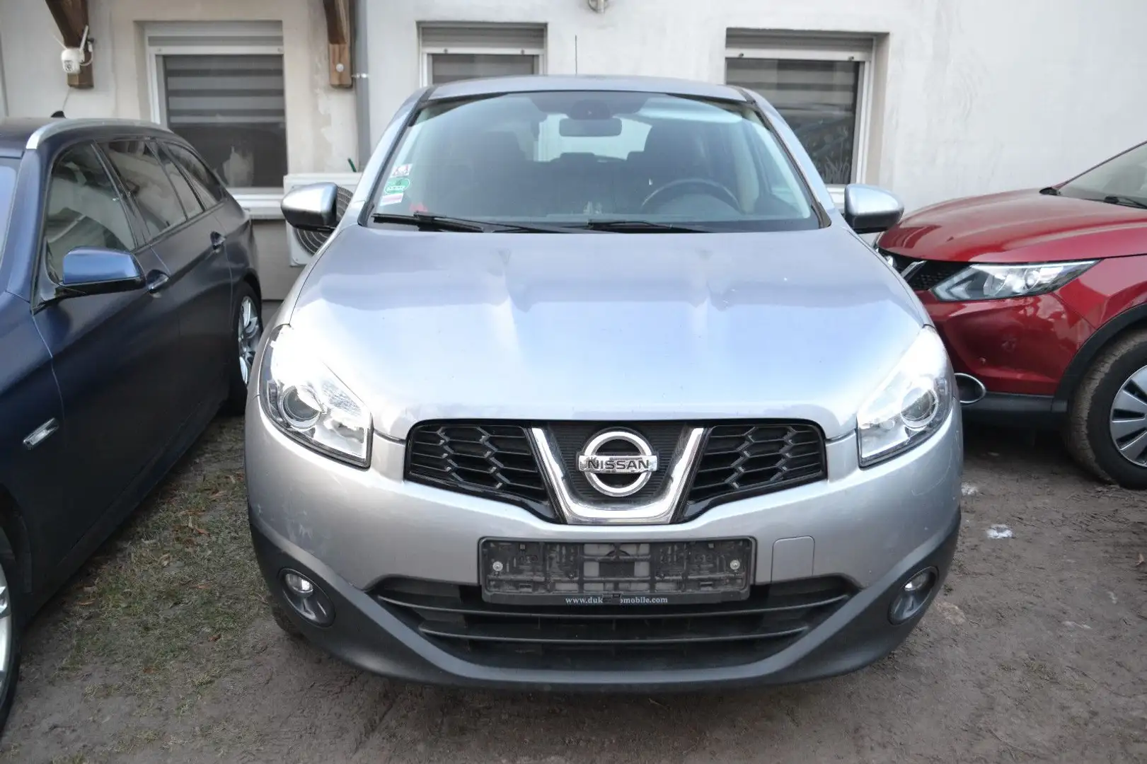 Nissan Qashqai 2,0 Automat,Allrad,AHK,TÜV Neu! Gris - 2
