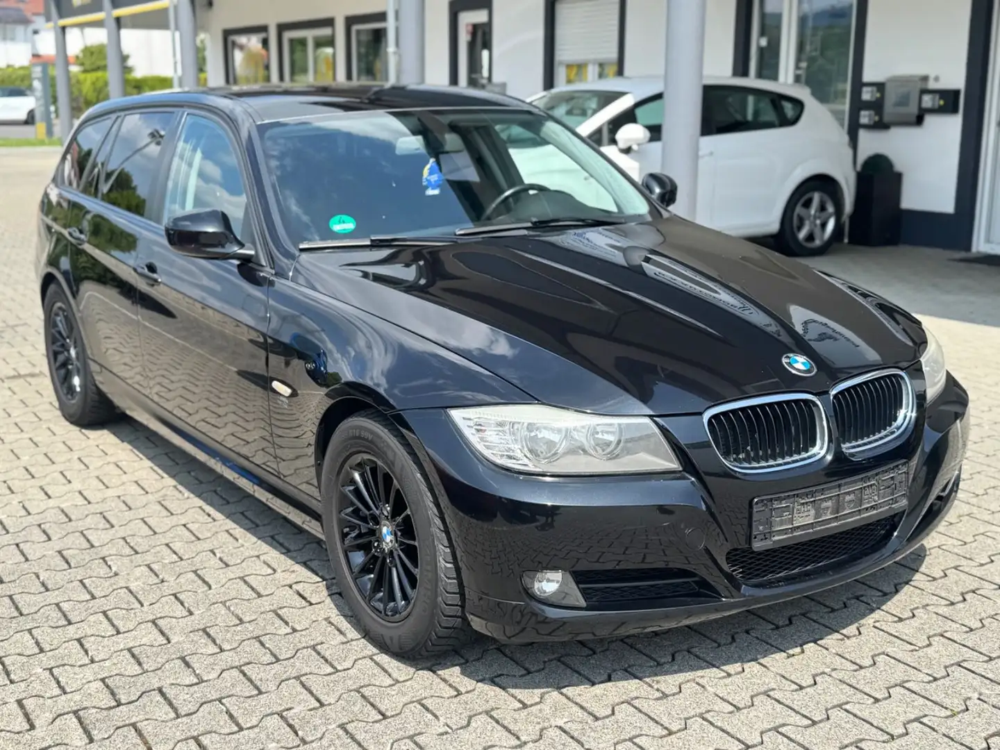 BMW 316 i Kombi Schwarz - 1
