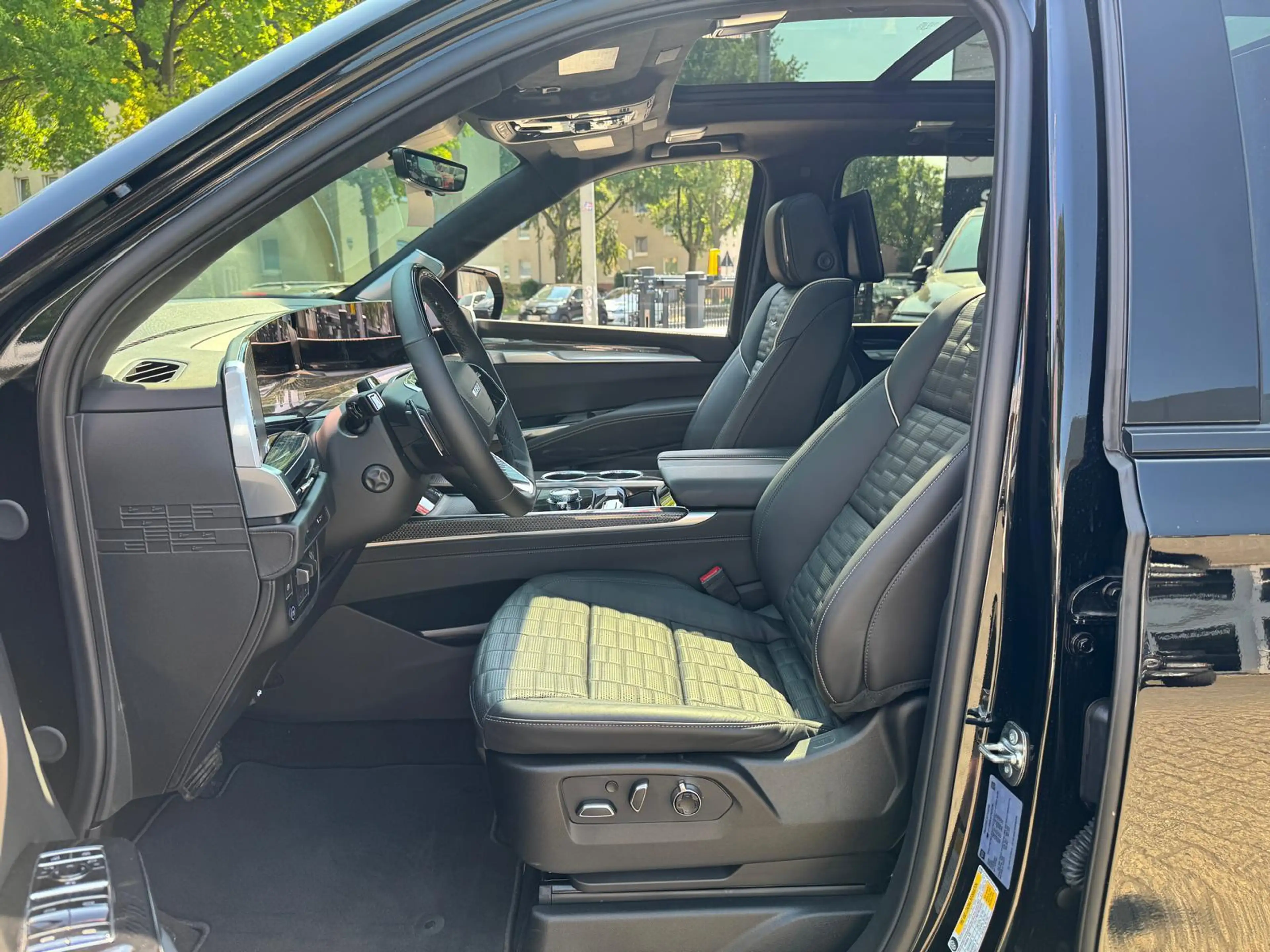 Cadillac Escalade ESV V-Series ABV + 2026 + ONYX — photo 15