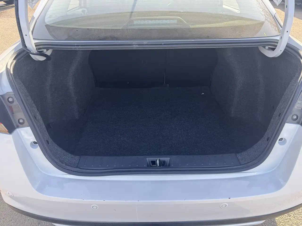 Nissan Versa снимка Nissan Versa