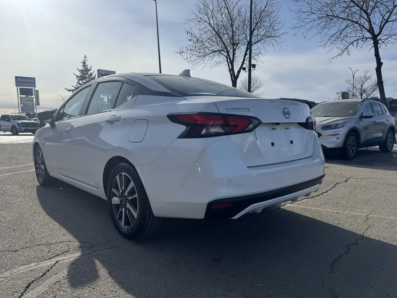 Nissan Versa снимка Nissan Versa