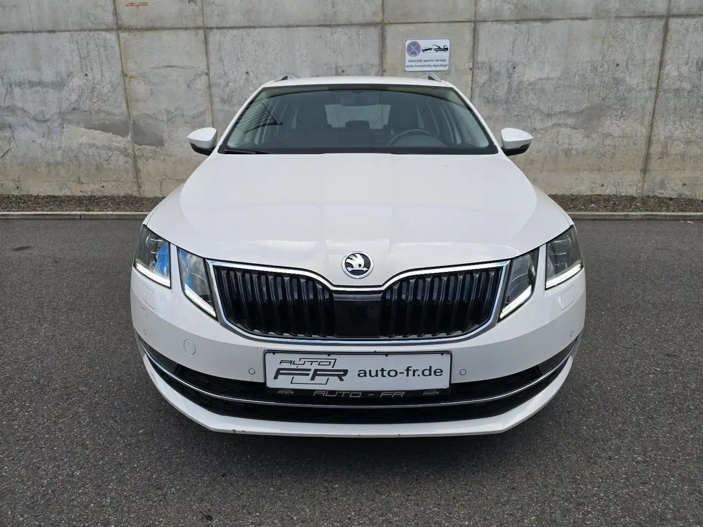 Skoda Octavia Combi 1.8TSI 179PS Navi Carplay LED Weiß - 2