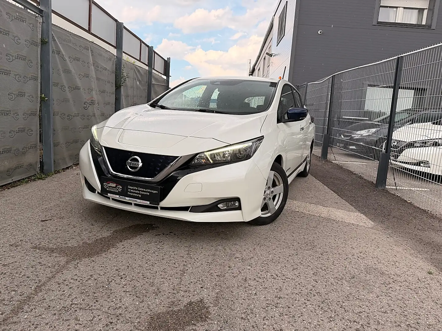 Nissan Leaf Weiß - 1