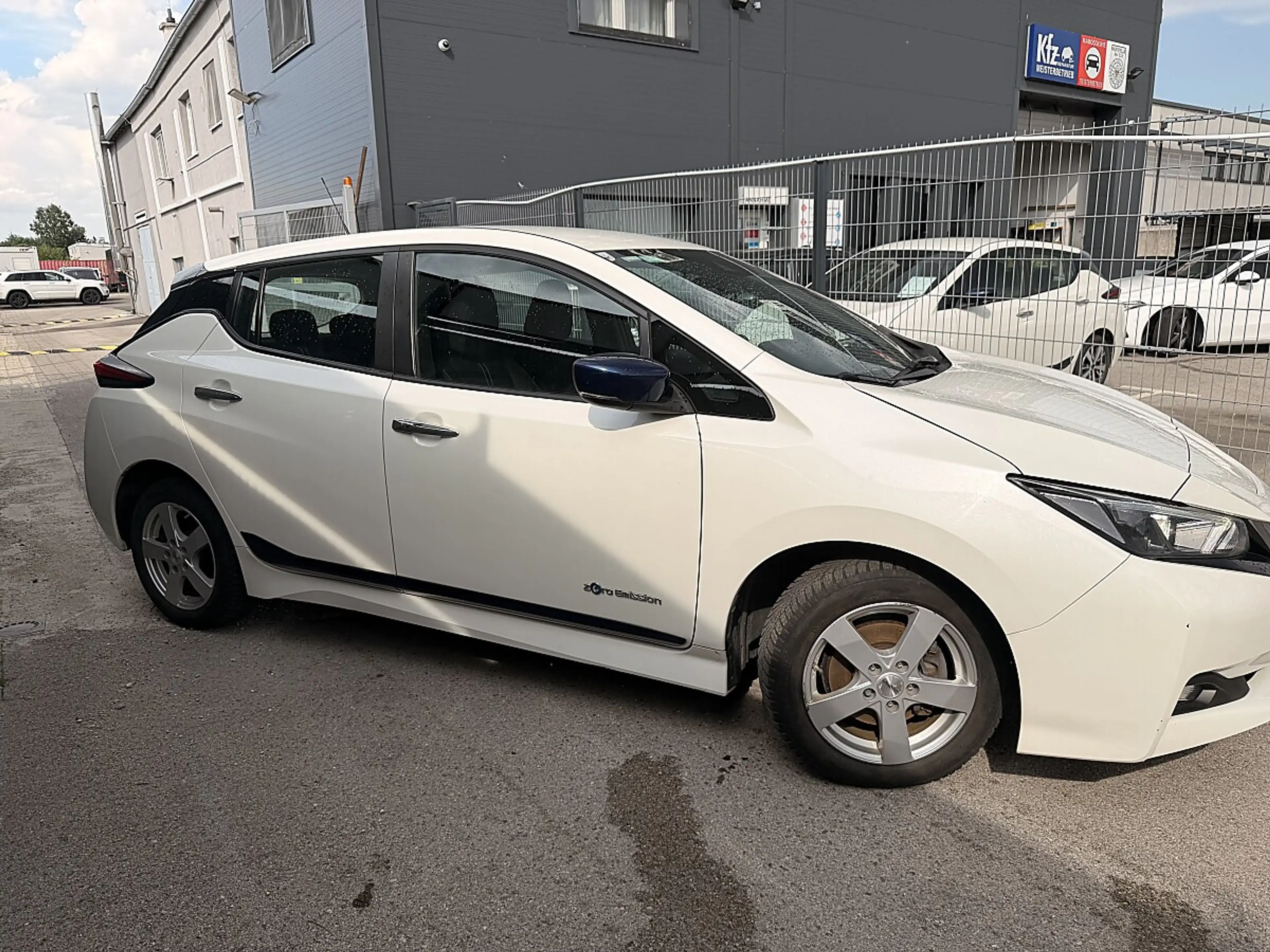Nissan Leaf — photo 7