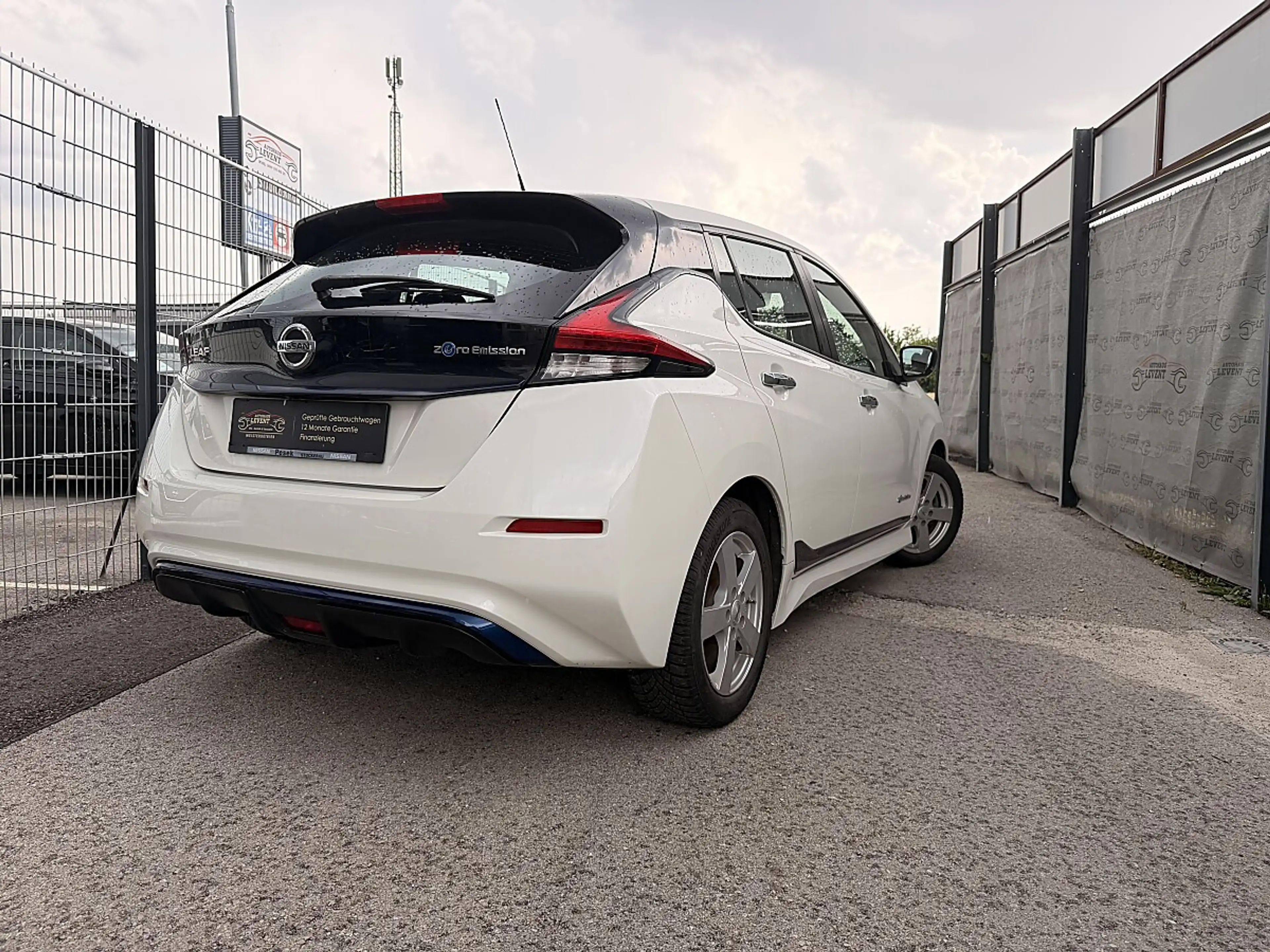 Nissan Leaf — photo 9