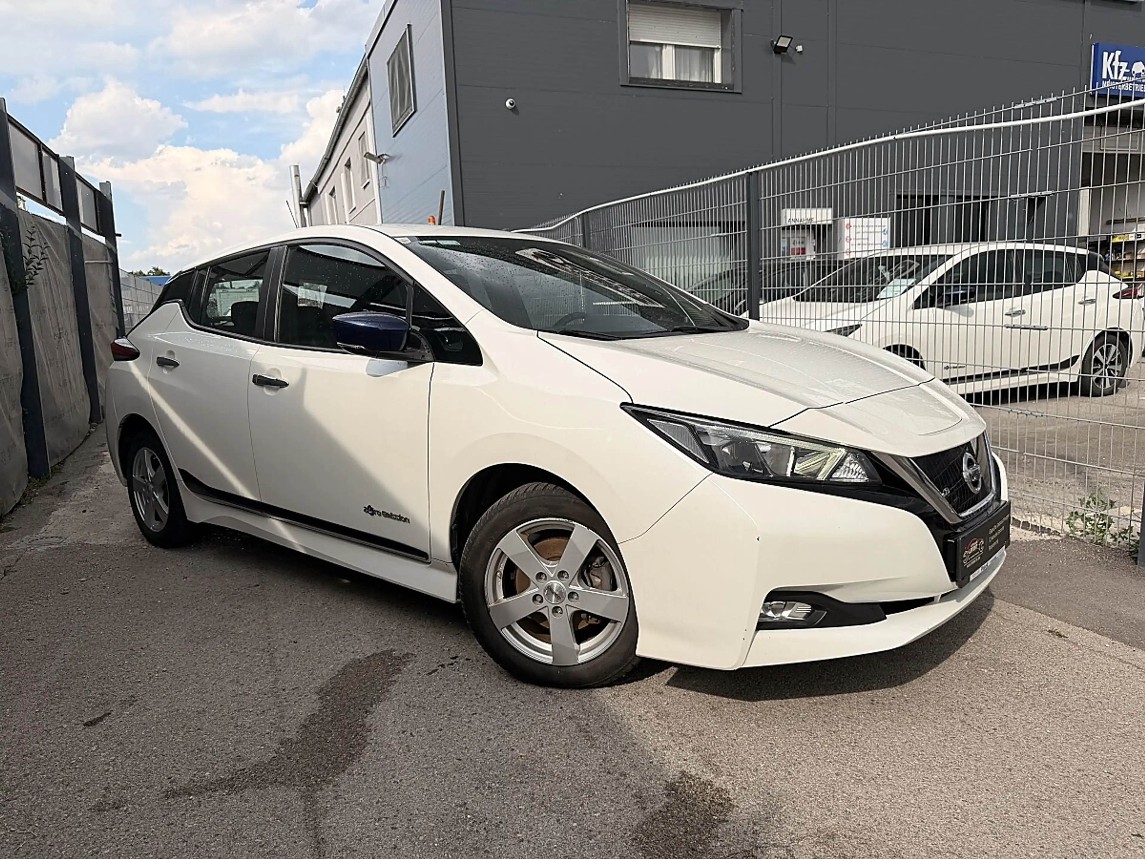 Nissan Leaf — photo 6