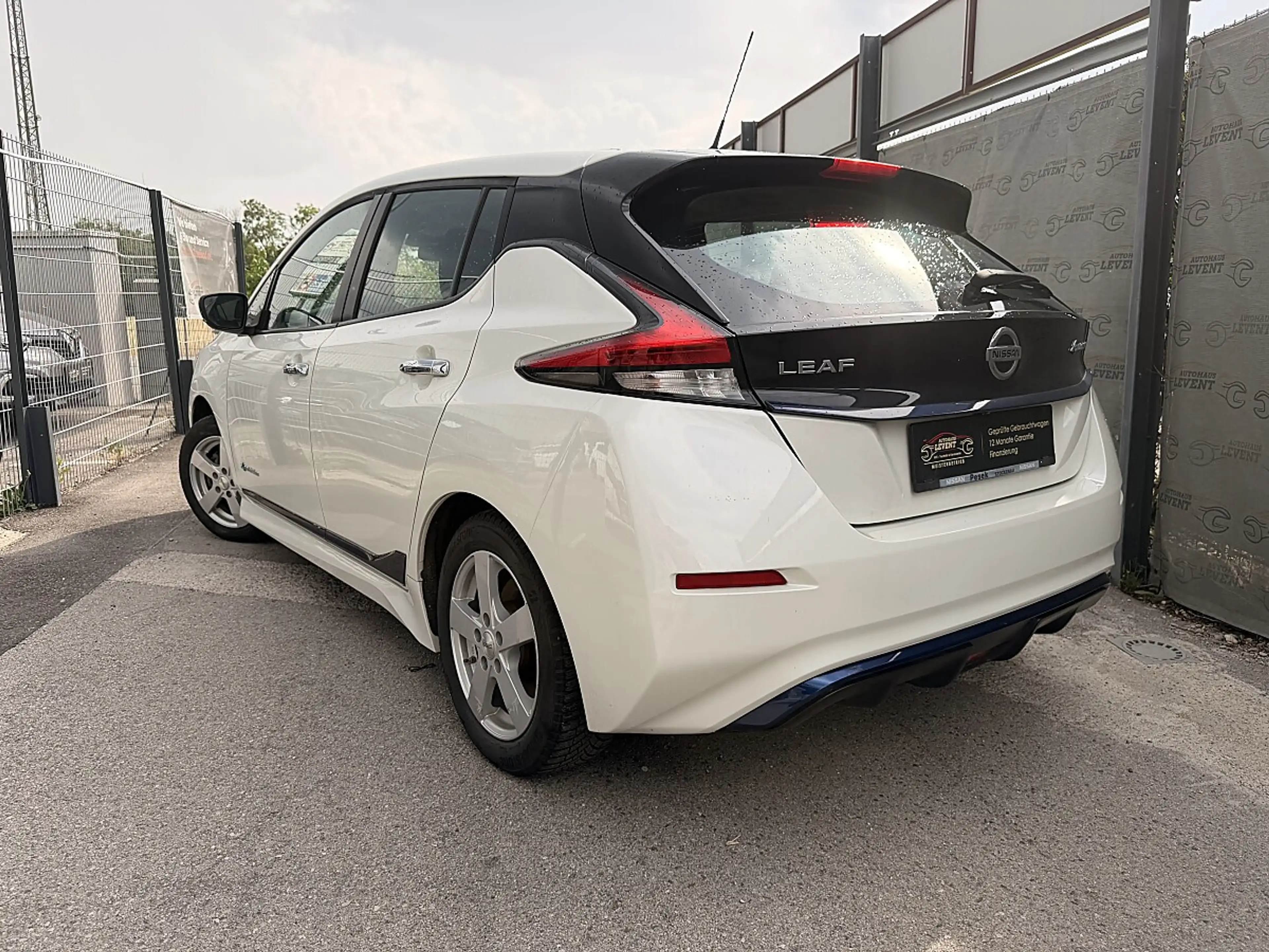 Nissan Leaf — photo 4