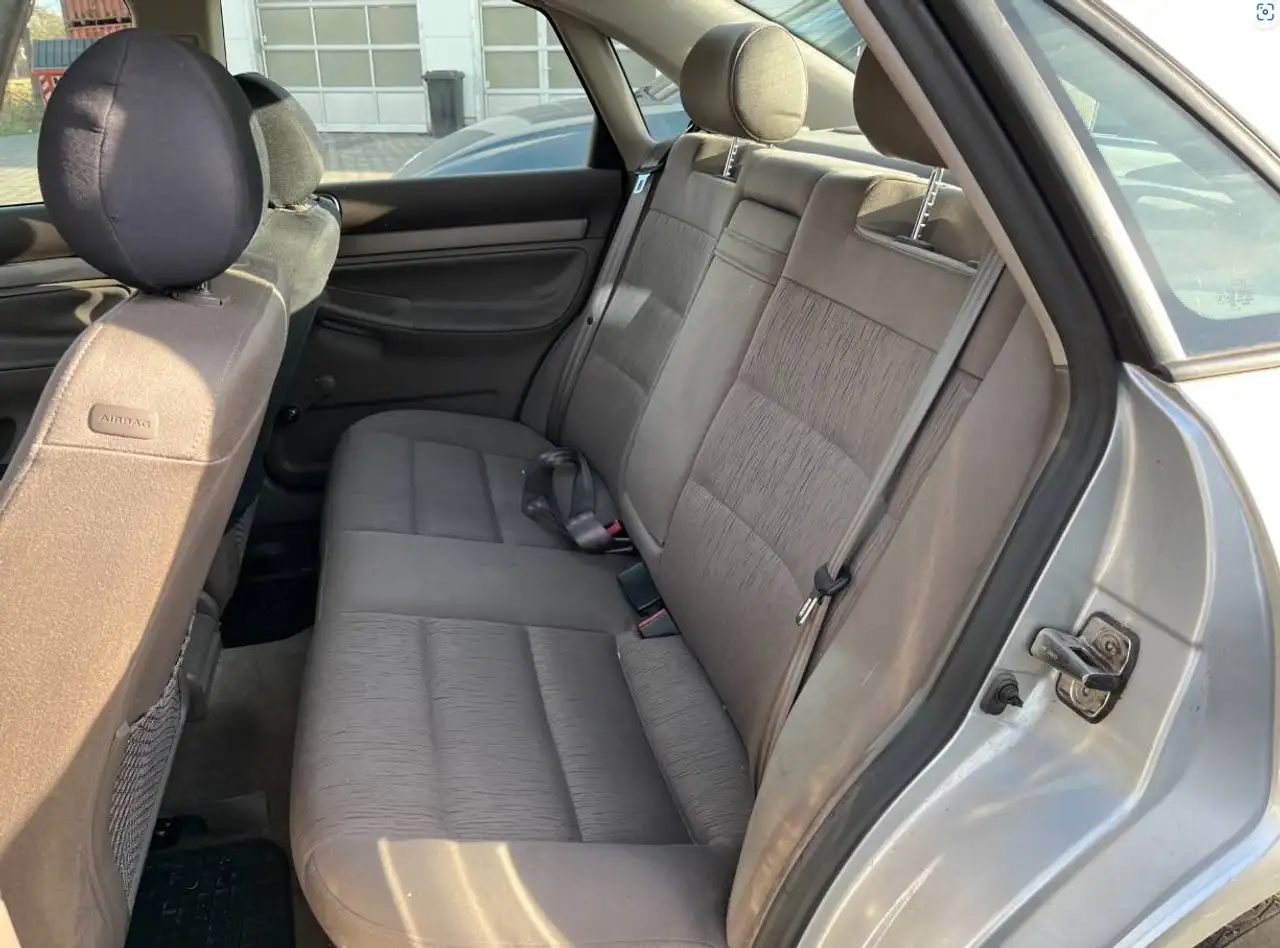 Audi A4 1.8 T, foto 5