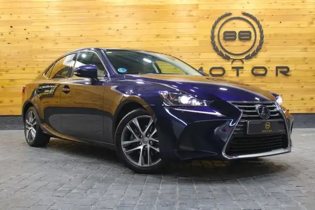 Lexus IS 300 300h Luxury
