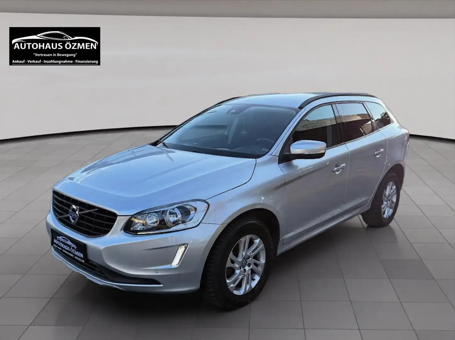 Volvo XC60 2.0 D4 Business 2WD Grijs - 1