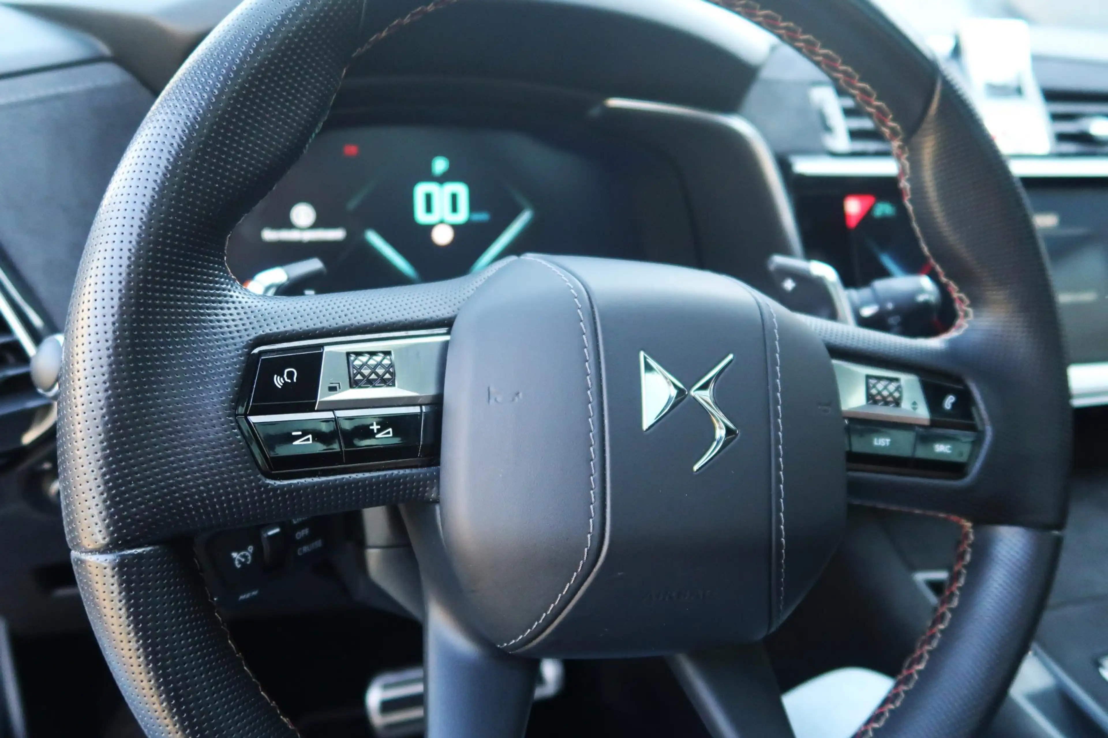 DS Automobiles DS 7 Crossback E-Tense 4x4 Performance Line PANO TREKHAAK CAMERA — photo 11