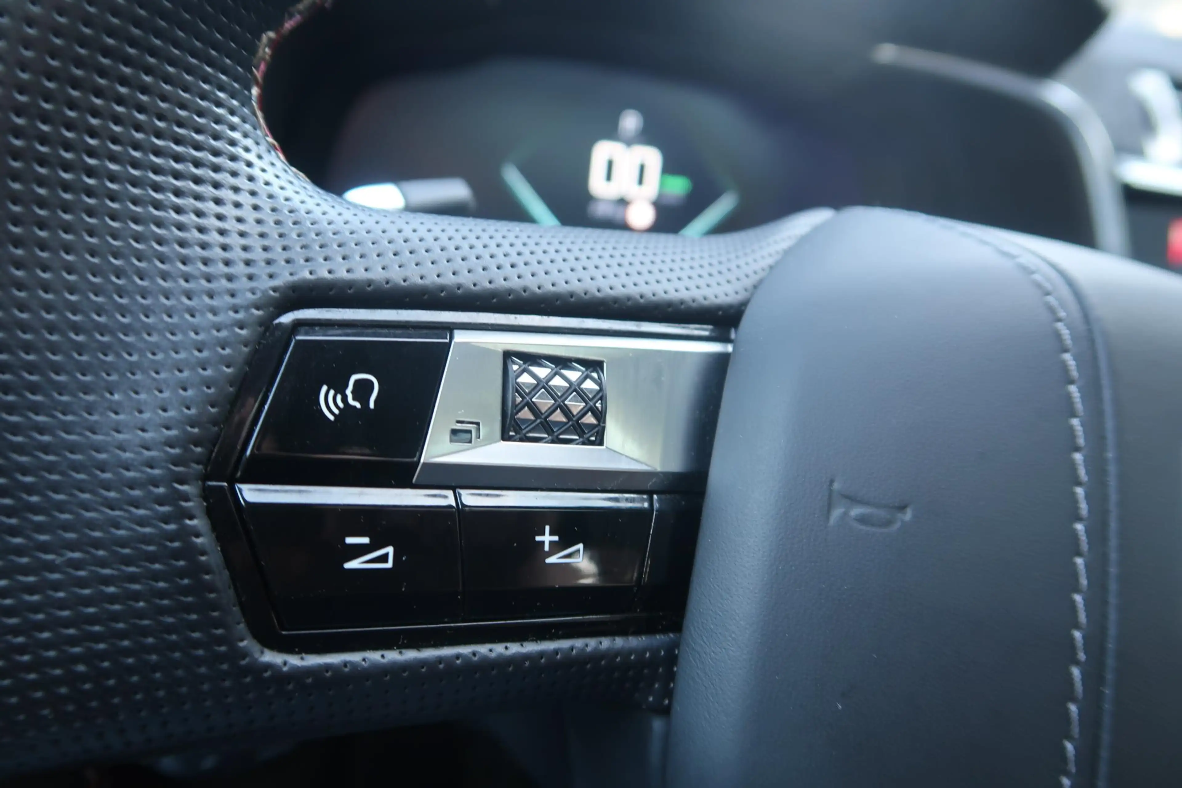 DS Automobiles DS 7 Crossback E-Tense 4x4 Performance Line PANO TREKHAAK CAMERA — photo 13