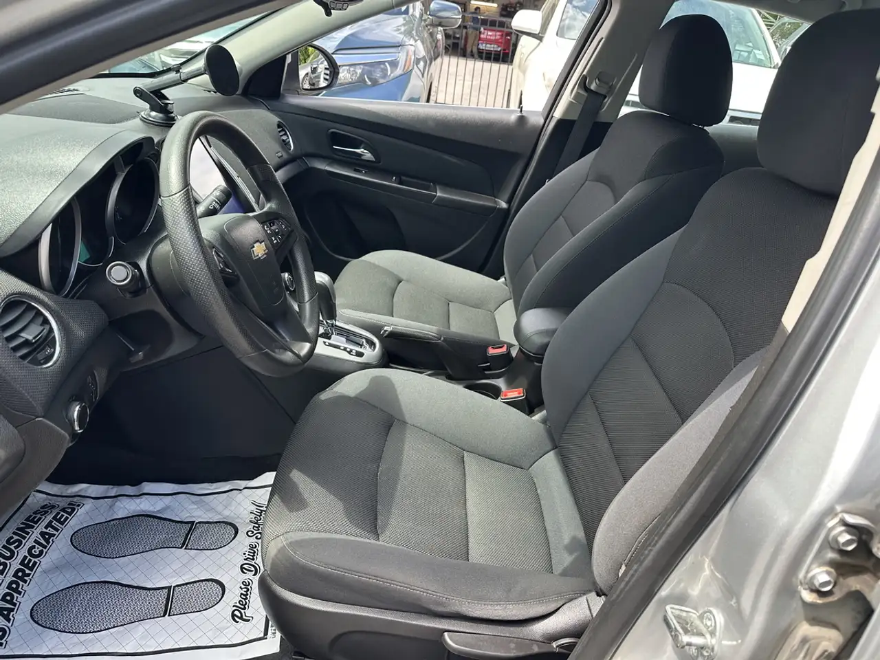 Chevrolet Cruze photo Chevrolet Cruze