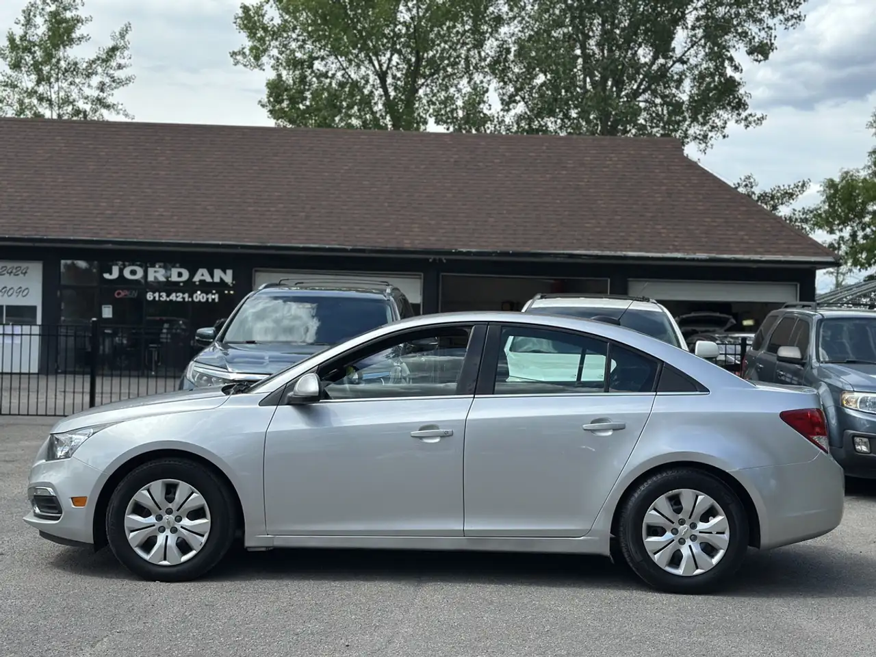 Chevrolet Cruze photo Chevrolet Cruze
