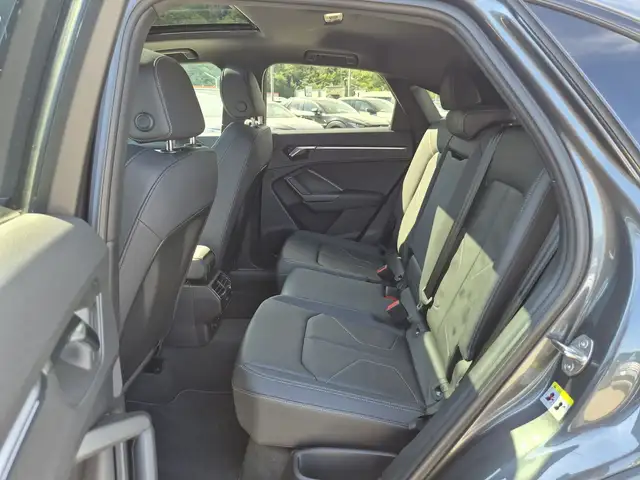 Audi Q3 view 7