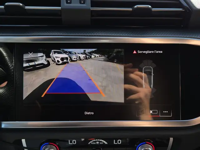 Audi Q3 view 15