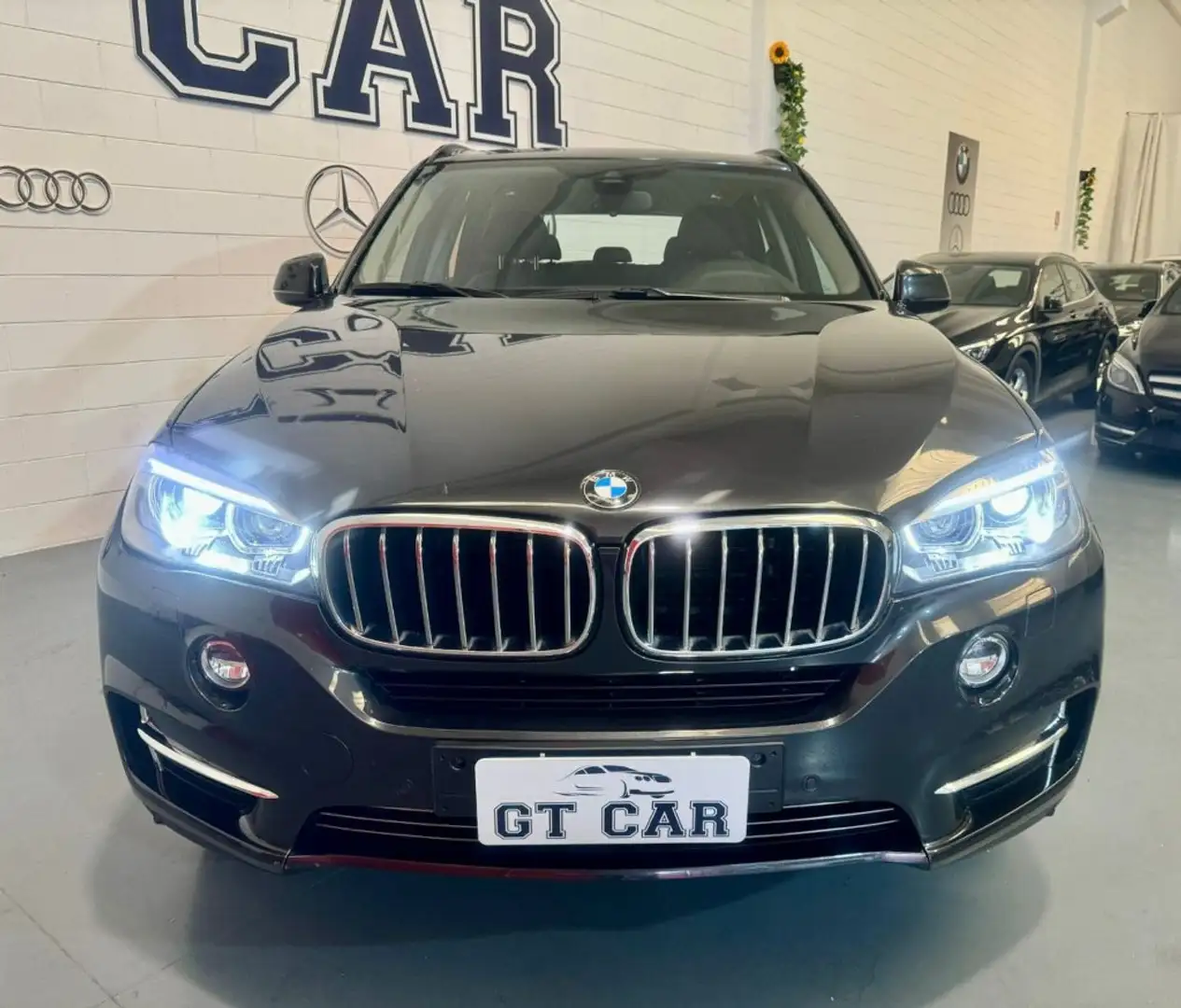 BMW X5 xDrive30d 258CV Luxury **TUTTA TAGLIANDATA BMW** Zwart - 2