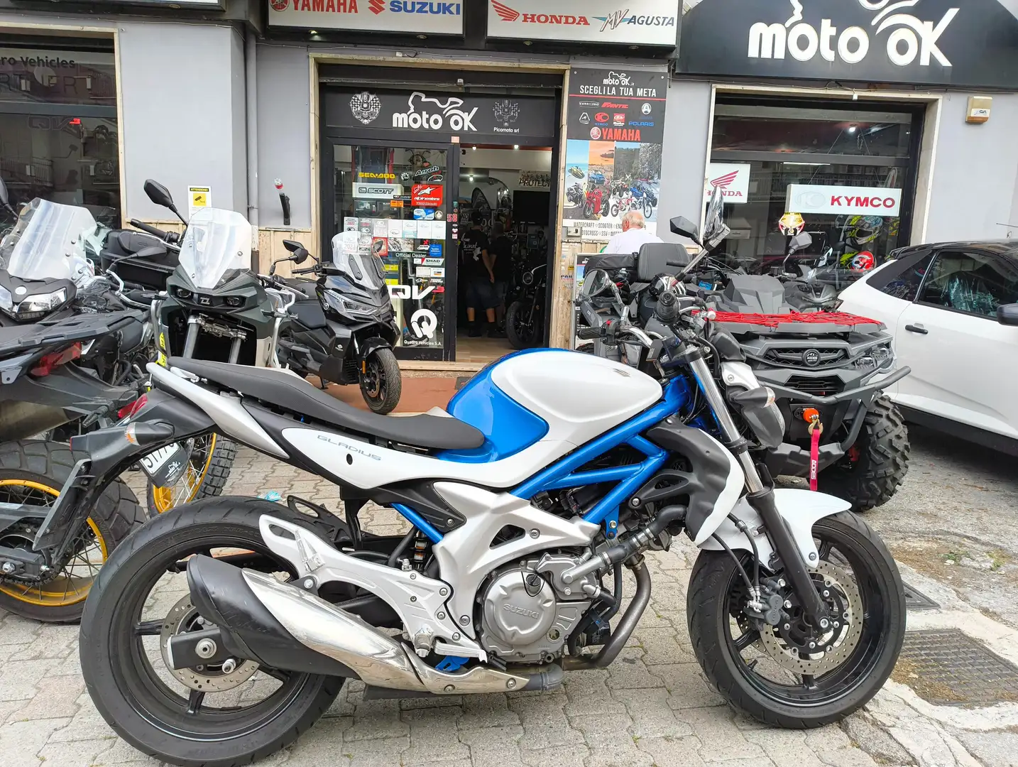 Suzuki Gladius 650 Bianco - 1