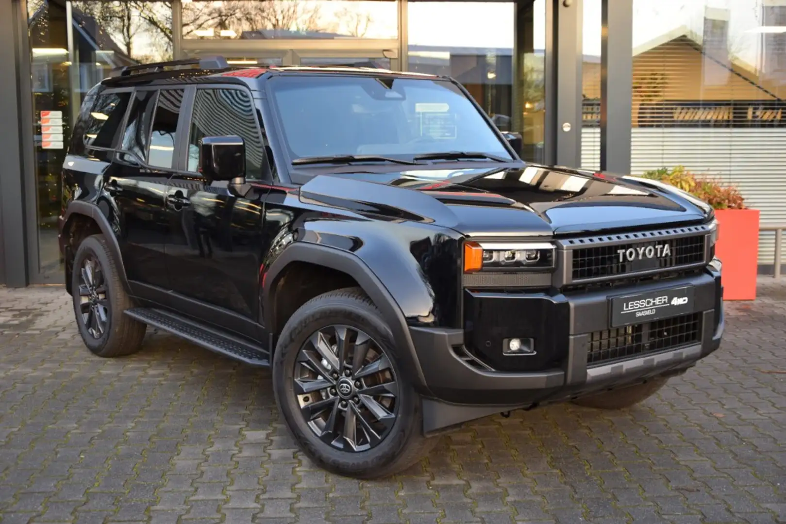 Toyota Land Cruiser 2.8 D-4D 5DRS PROFESSIONAL A/T VAN BPM VRIJ Zwart - 1